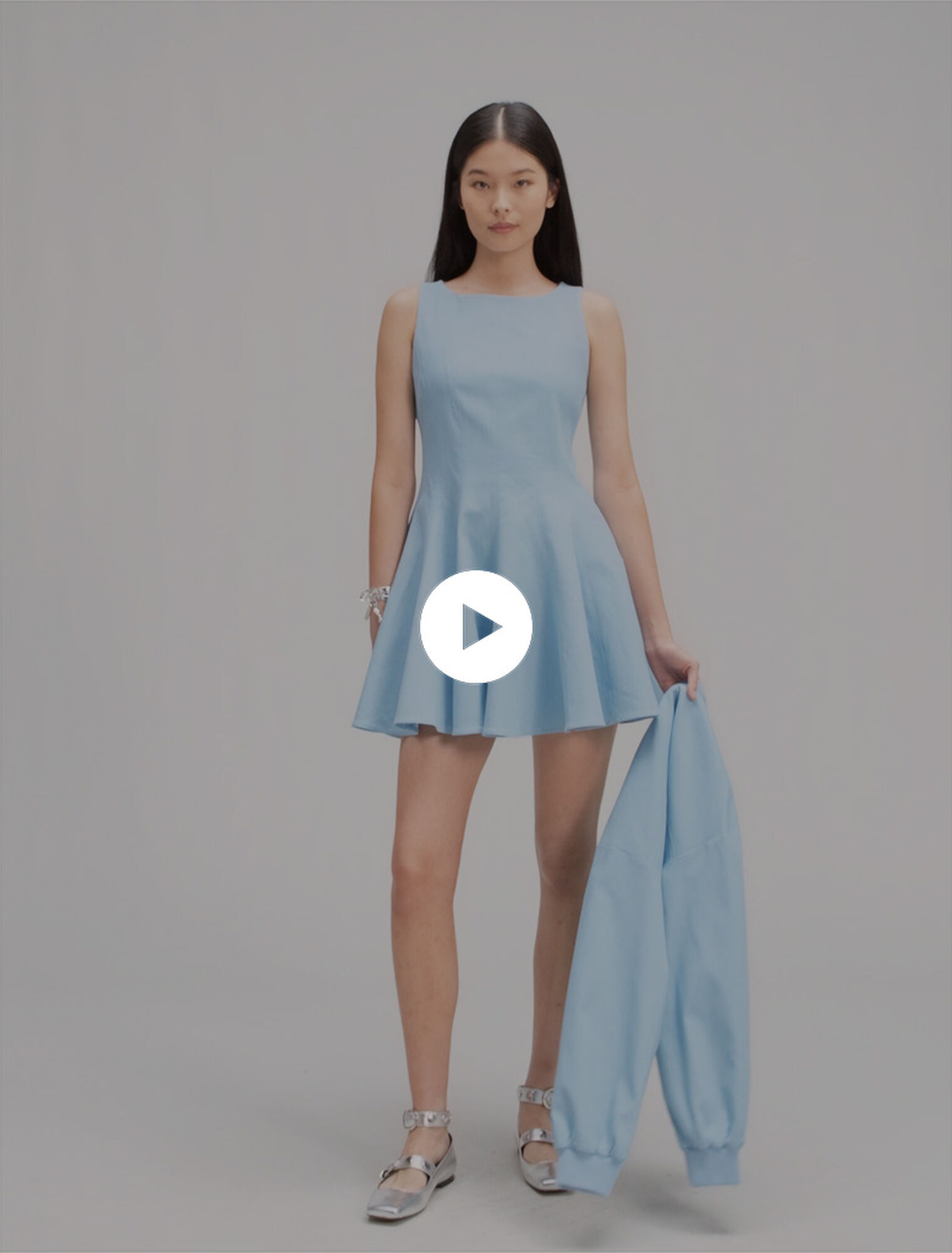 Kurzes ausgestelltes Baumwollkleid