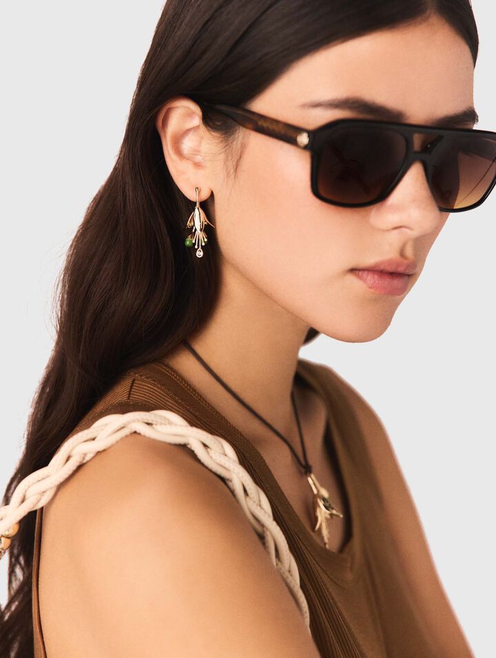 Ohrring mit Tulpenmotiv