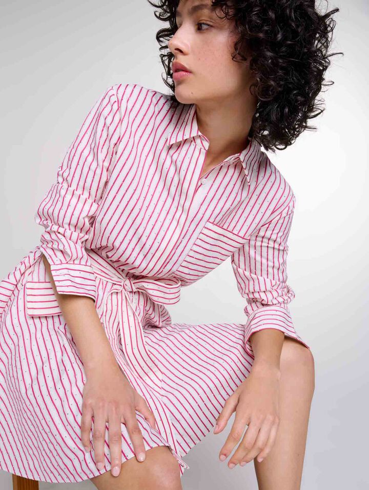 Kurzes gestreiftes Kleid mit Strass