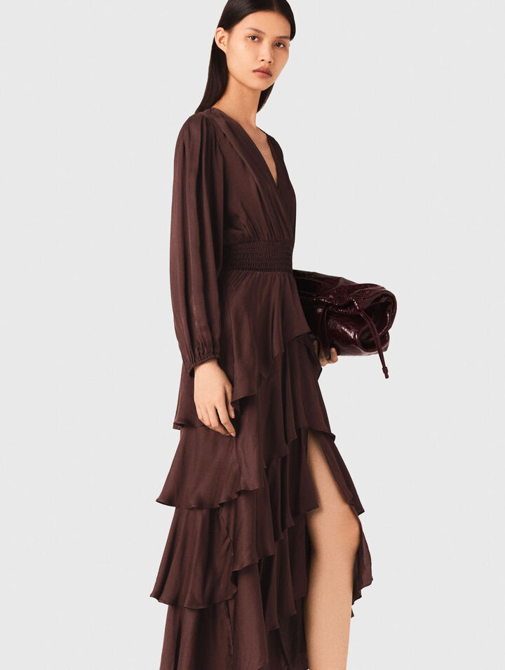 Langes fließendes Kleid mit Volants