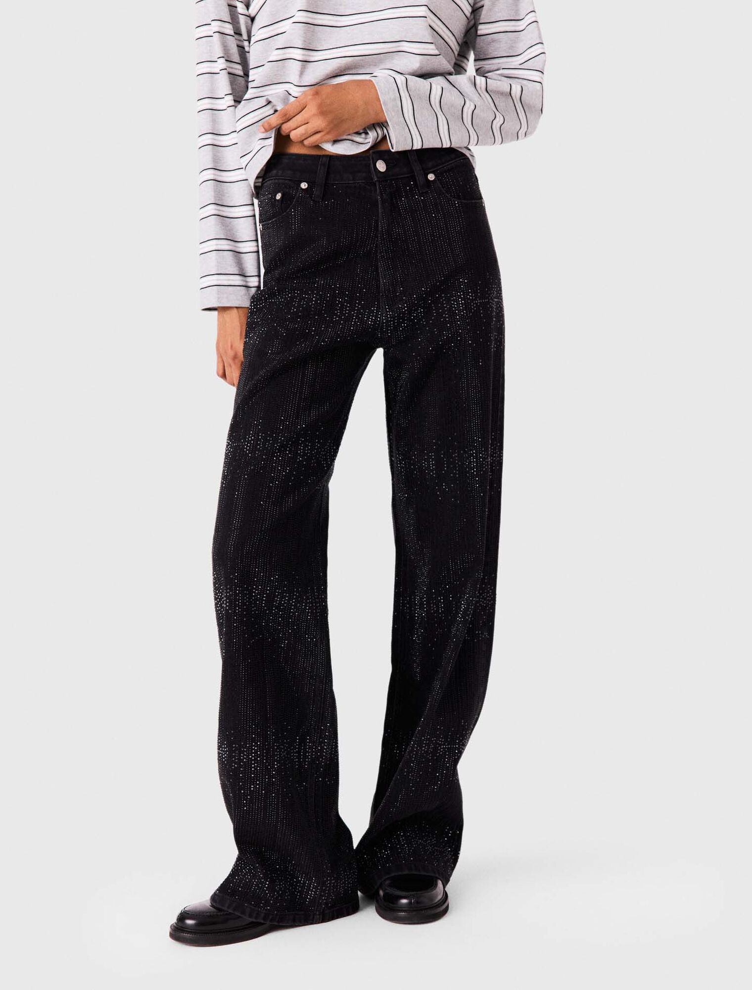 Weite Jeans mit Strass