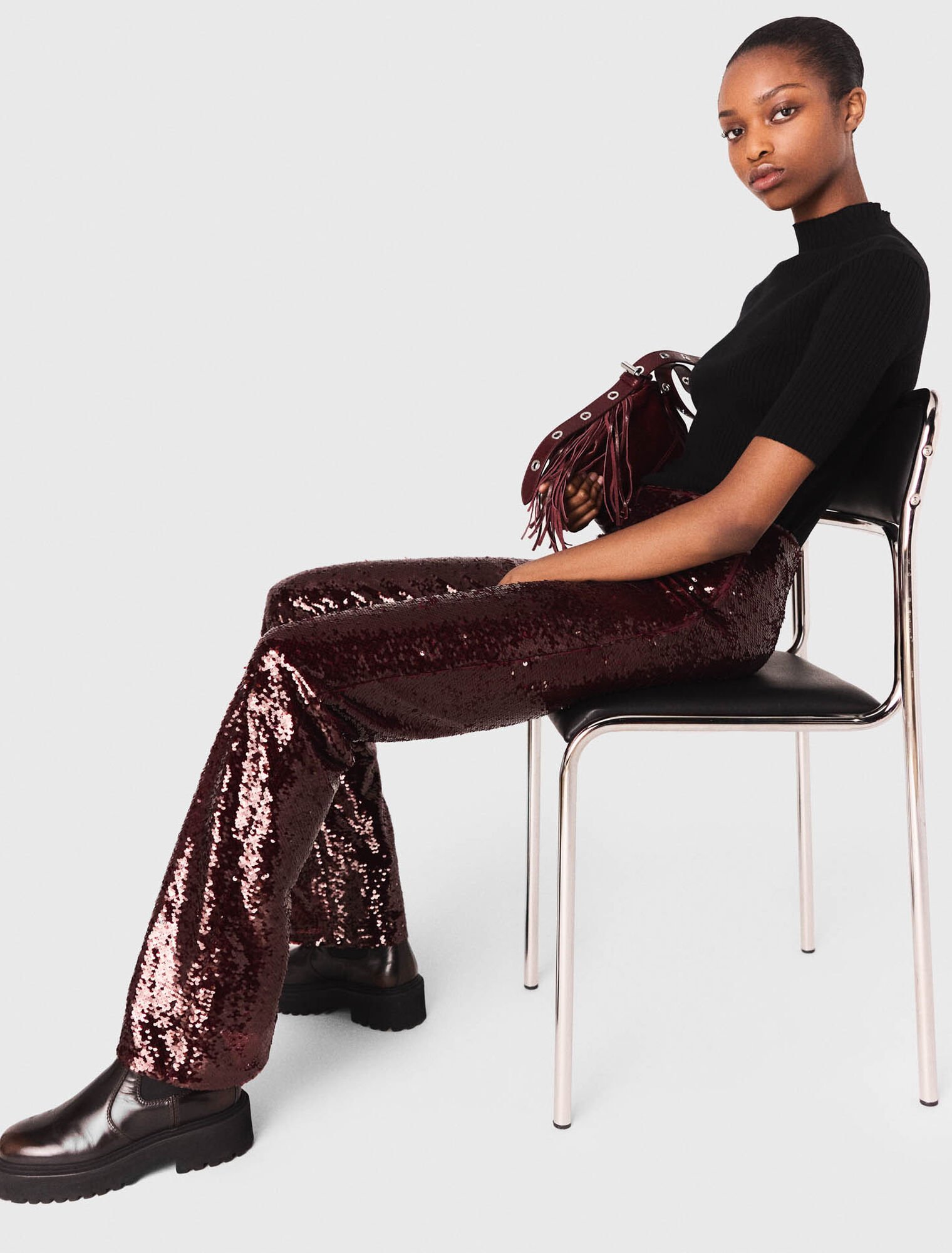 Bestickte Hose mit Pailletten