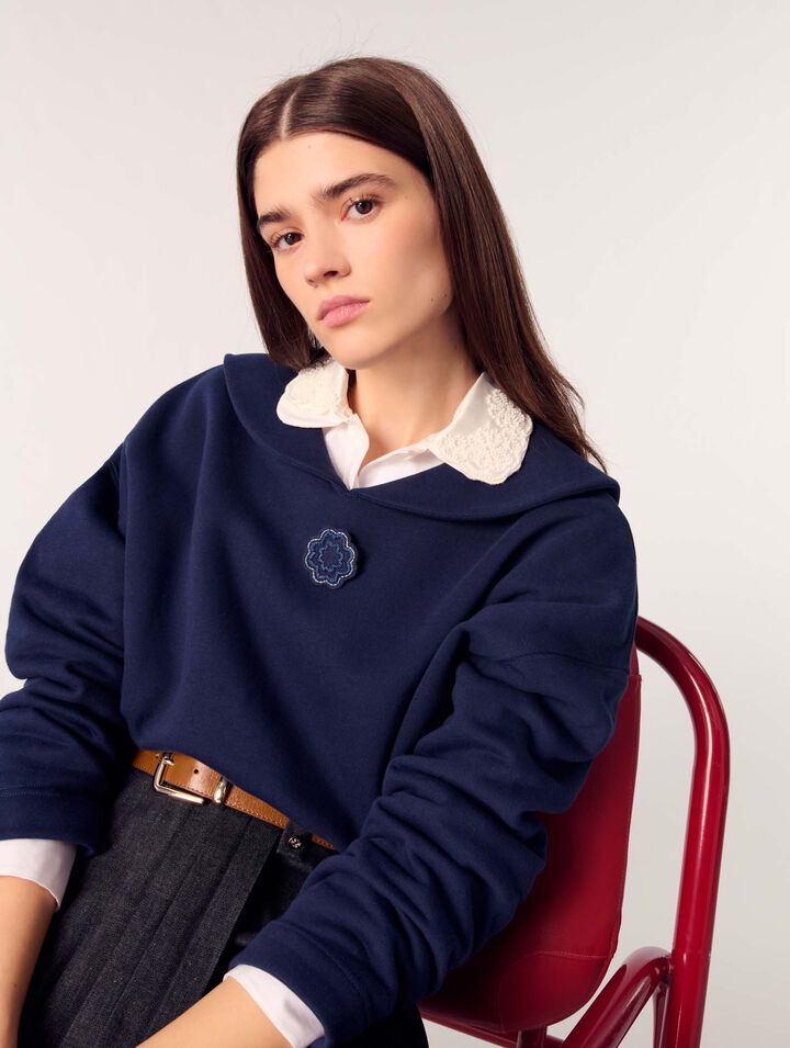 Kurzes Sweatshirt mit Stcikerei
