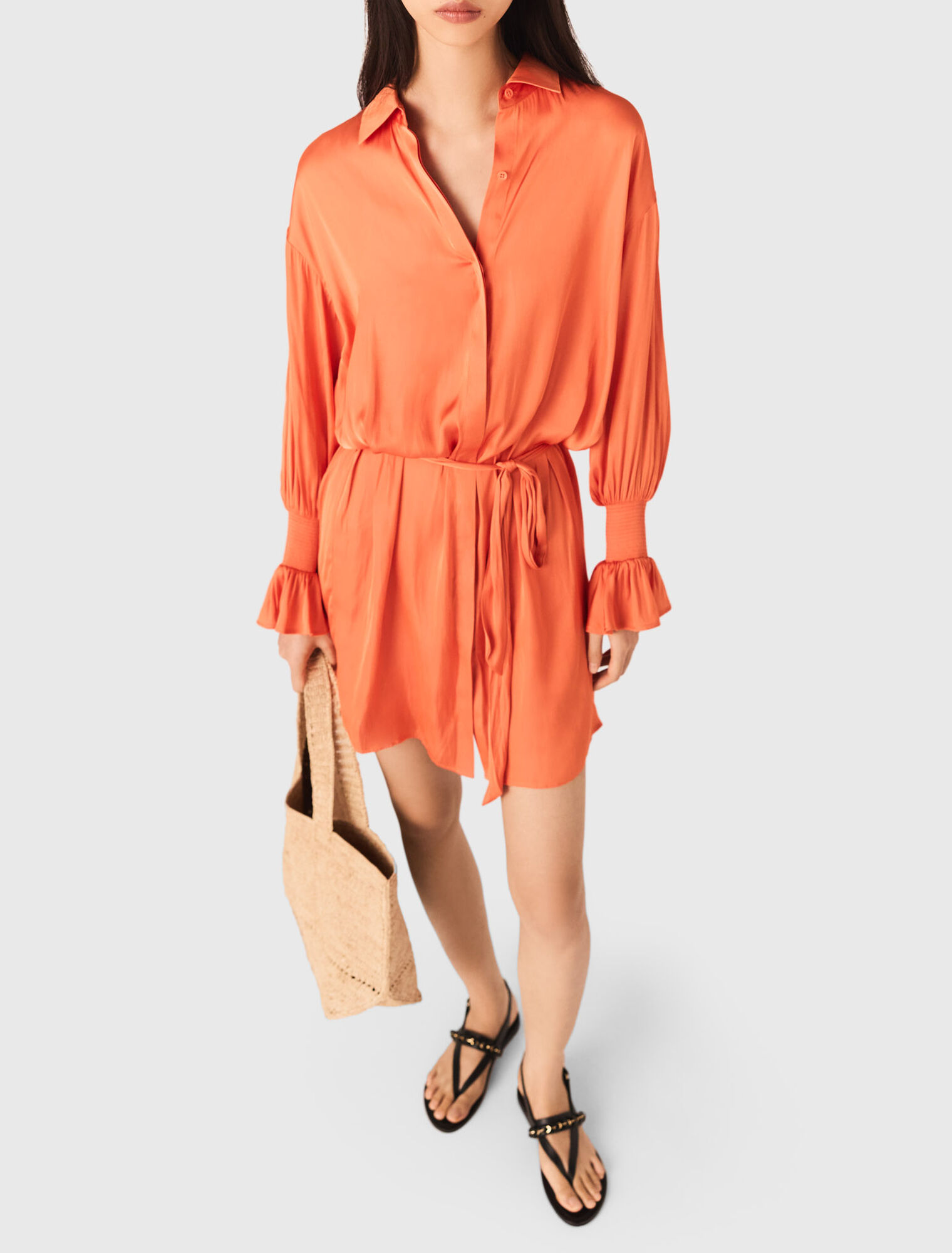 Kurzes Satin-Kleid