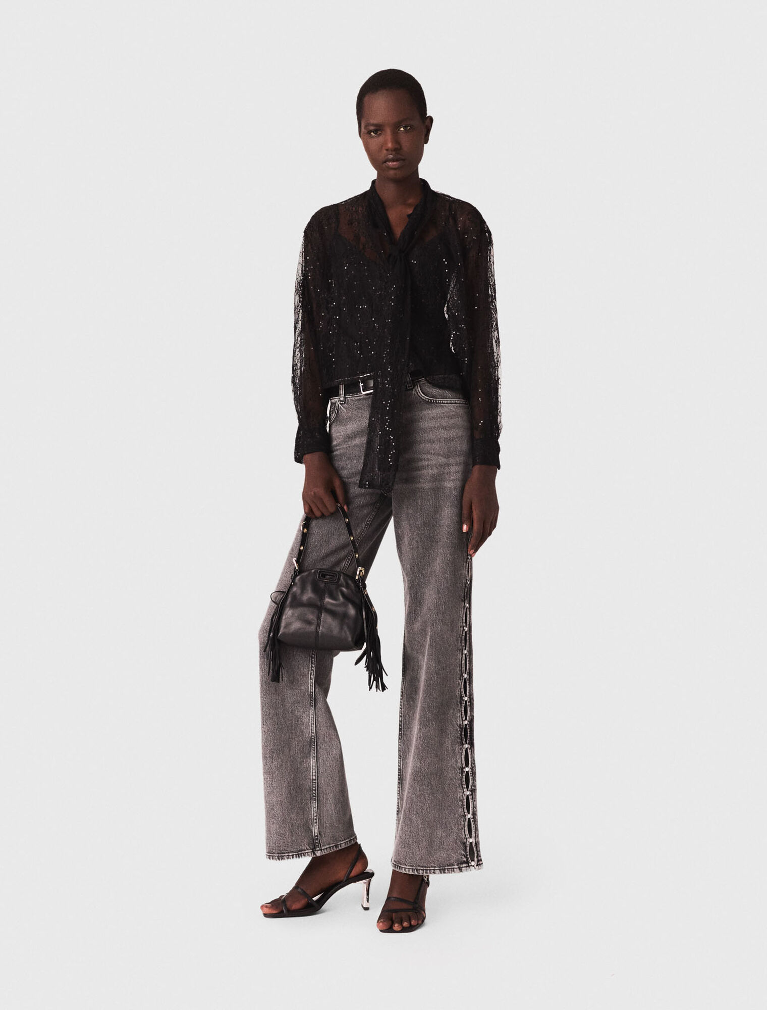 Bluse mit Lavallière-Kragen aus Spitze