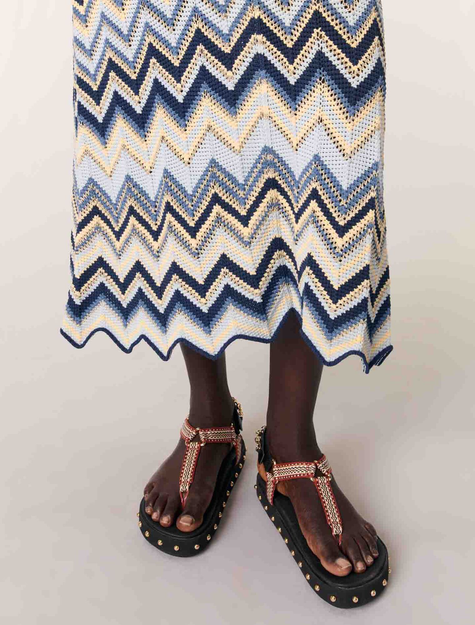 Langes Häkelkleid