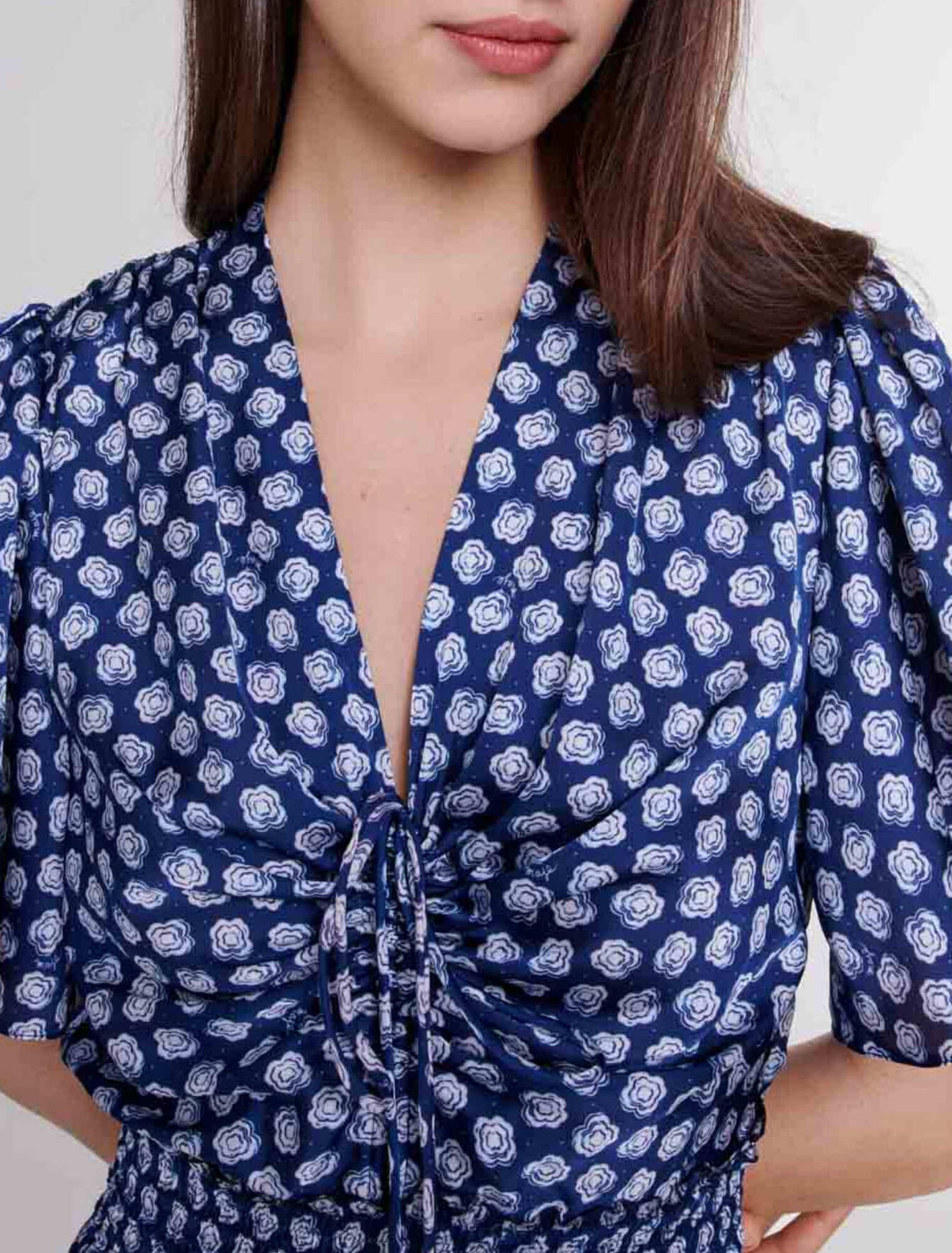 Langes bedrucktes Kleid