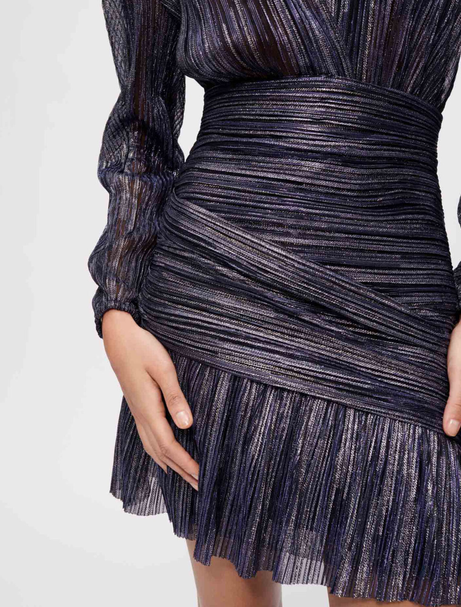 Vollständig drapiertes Kleid aus Lamé