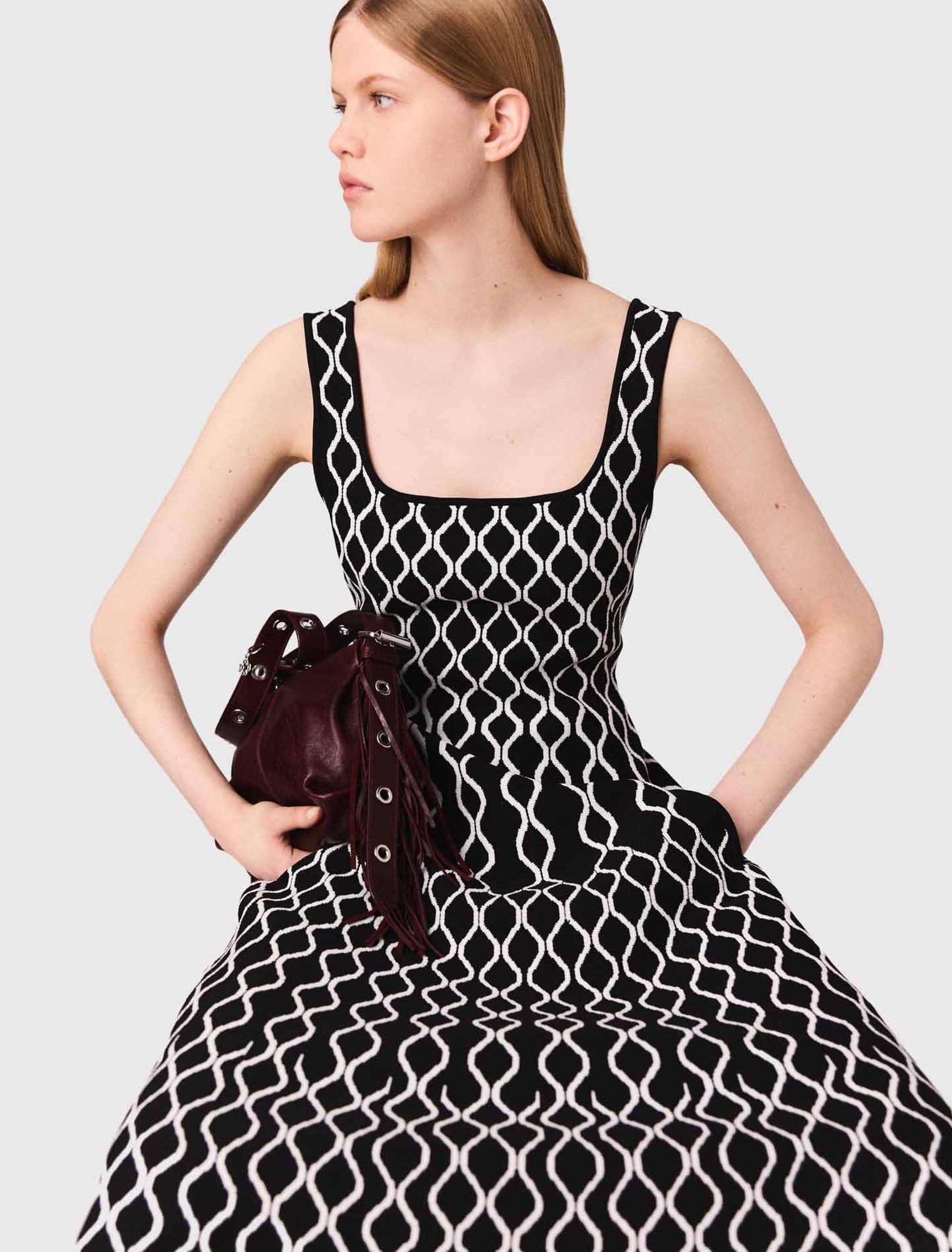 Midikleid aus Jacquard-Strick