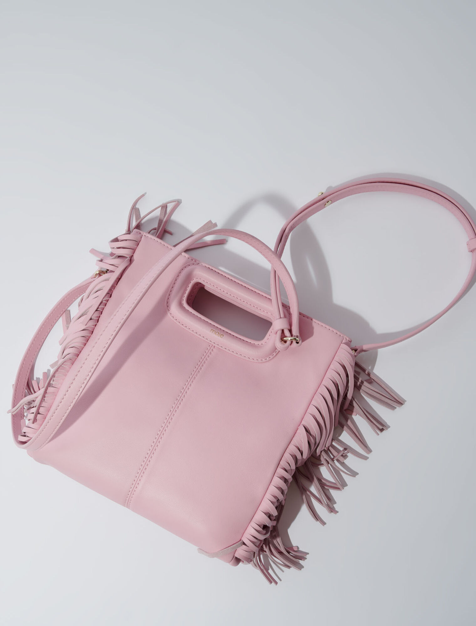 M-Tasche aus Glattleder mit Fransen
