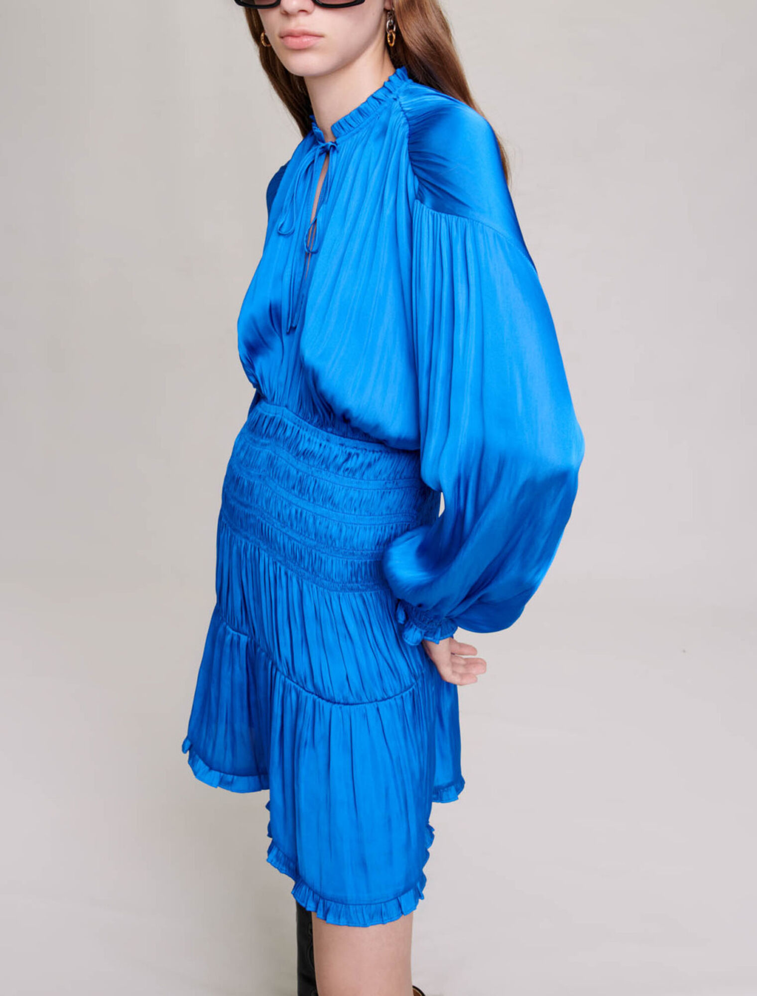 Gesmoktes blaues Kleid