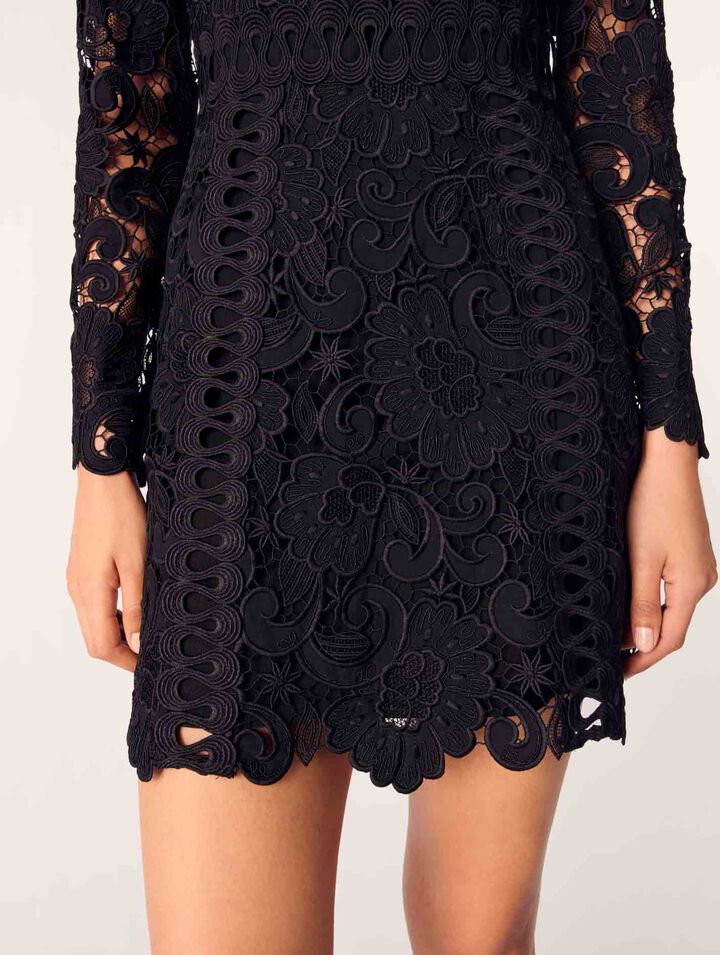 Kurzes Gipüre-Kleid