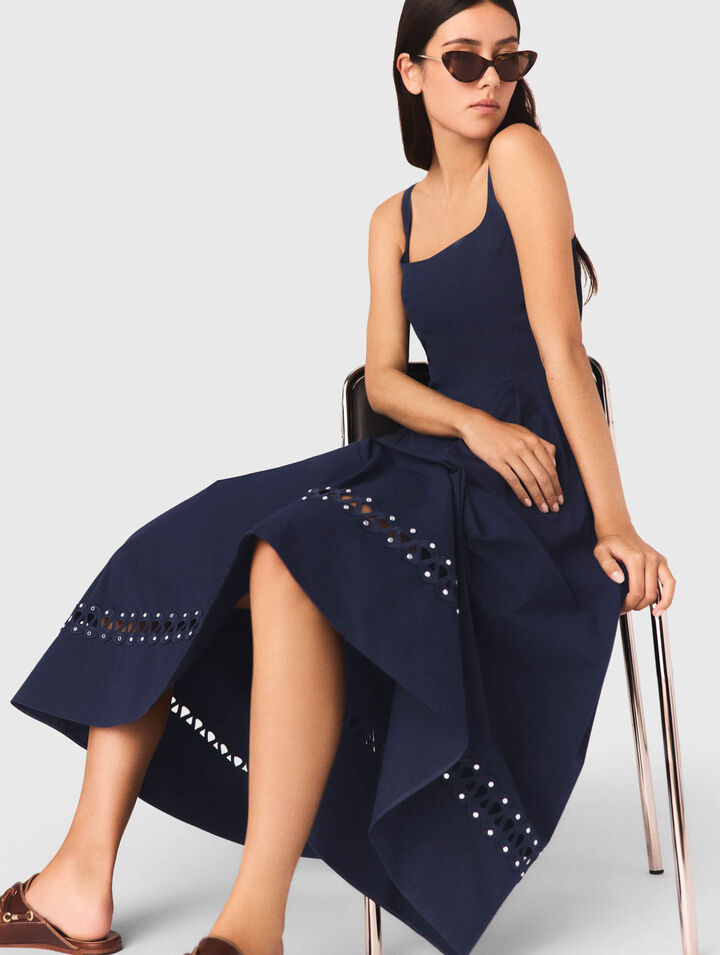 Ausgestelltes Midikleid