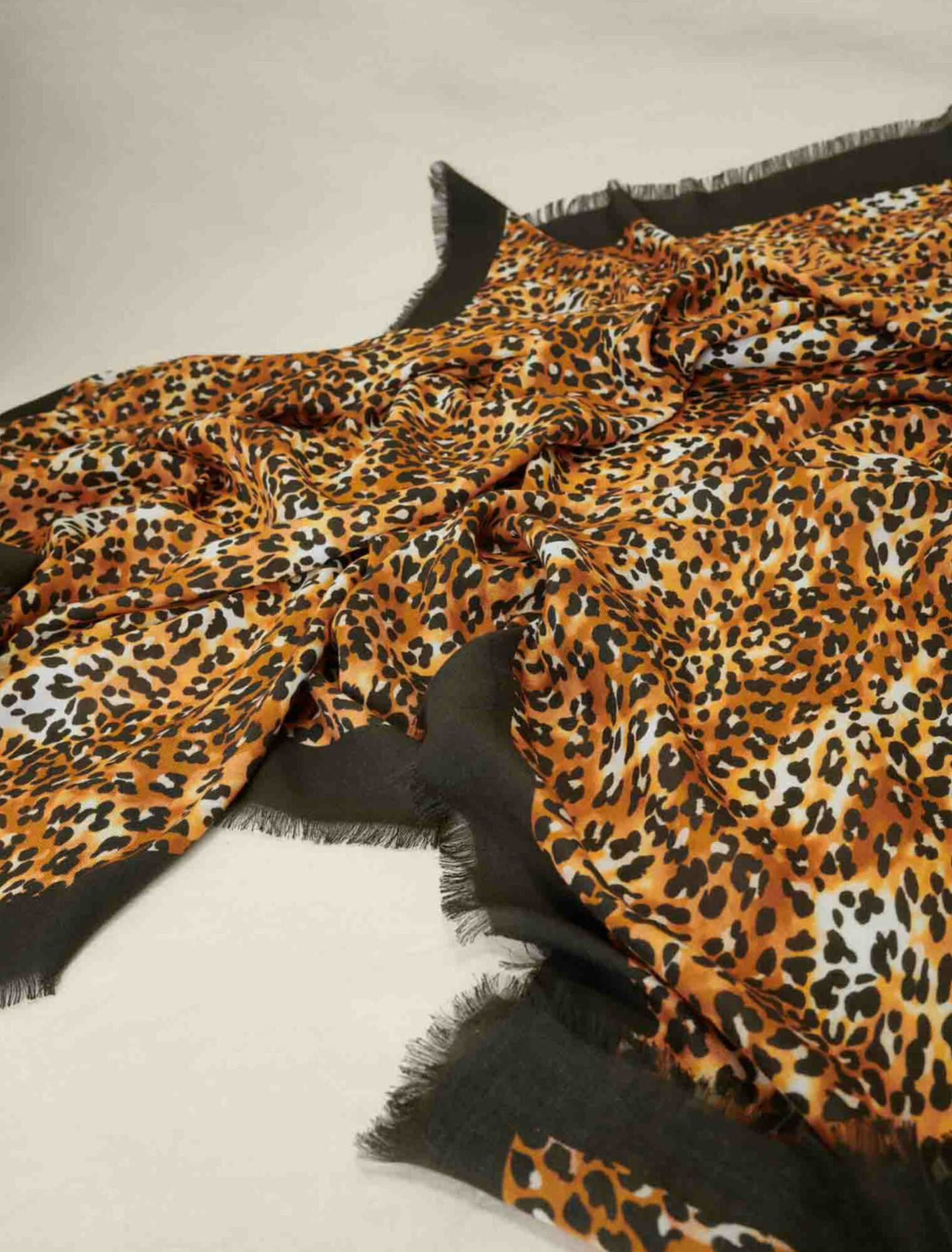 Halstuch mit Leopardenprint