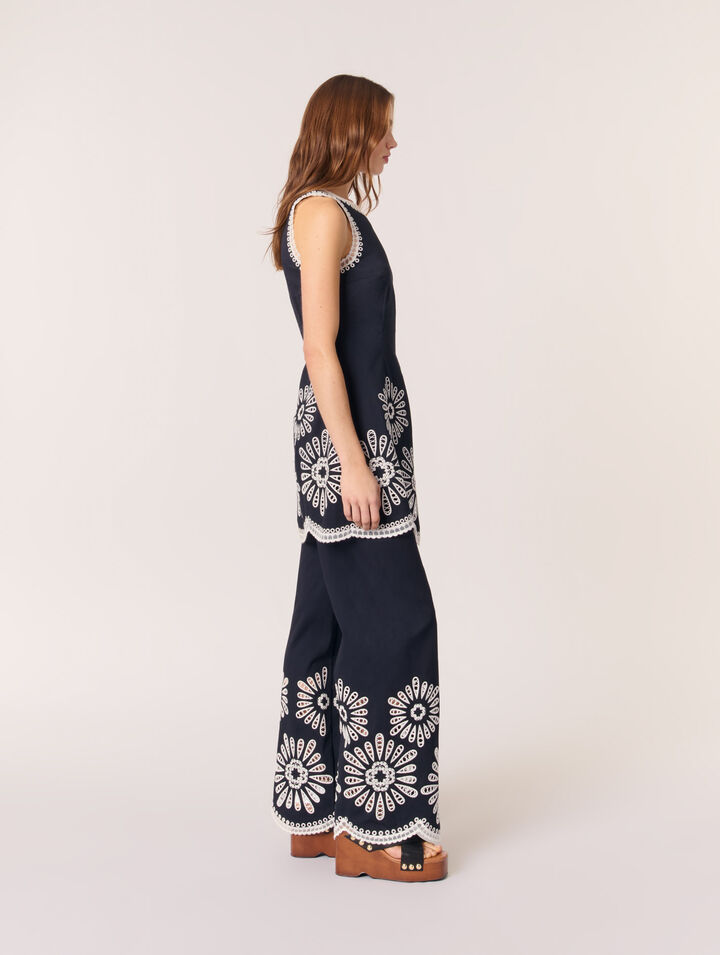 Kurzes Kleid mit Häkeldetails