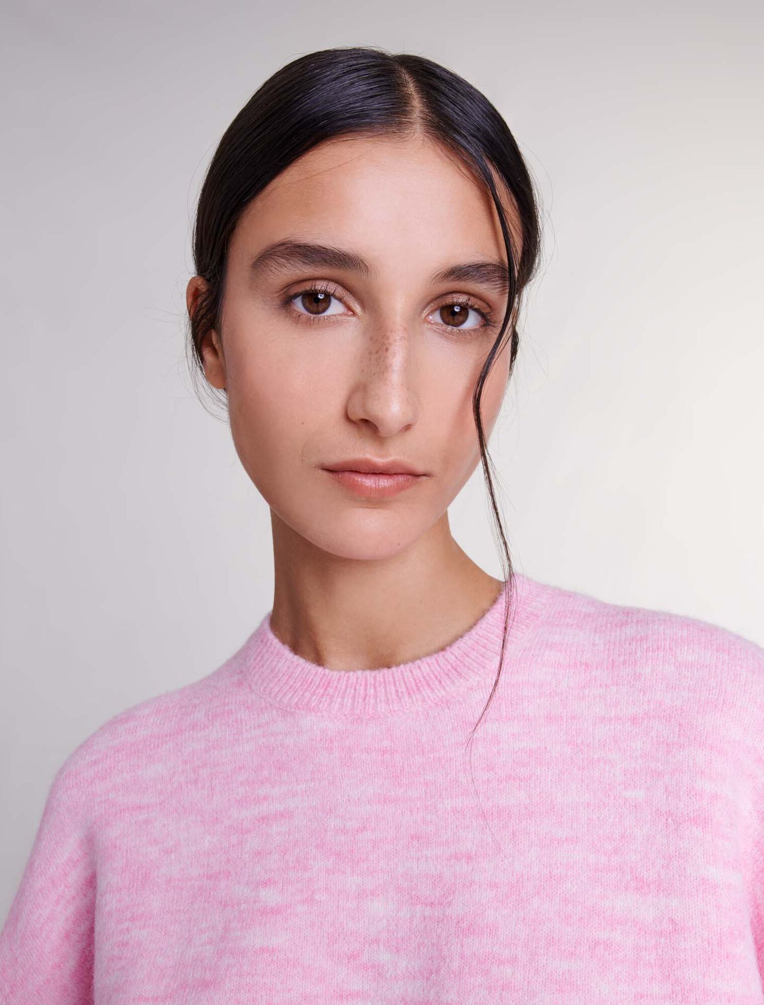 Kurzer Strickpulli mit Kordel