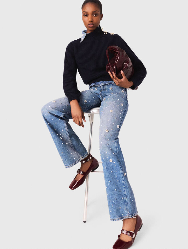 Weite Jeans mit Stickereien