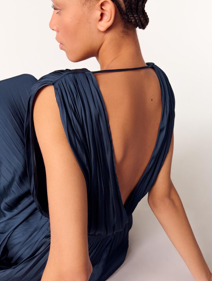 Langes plissiertes Kleid