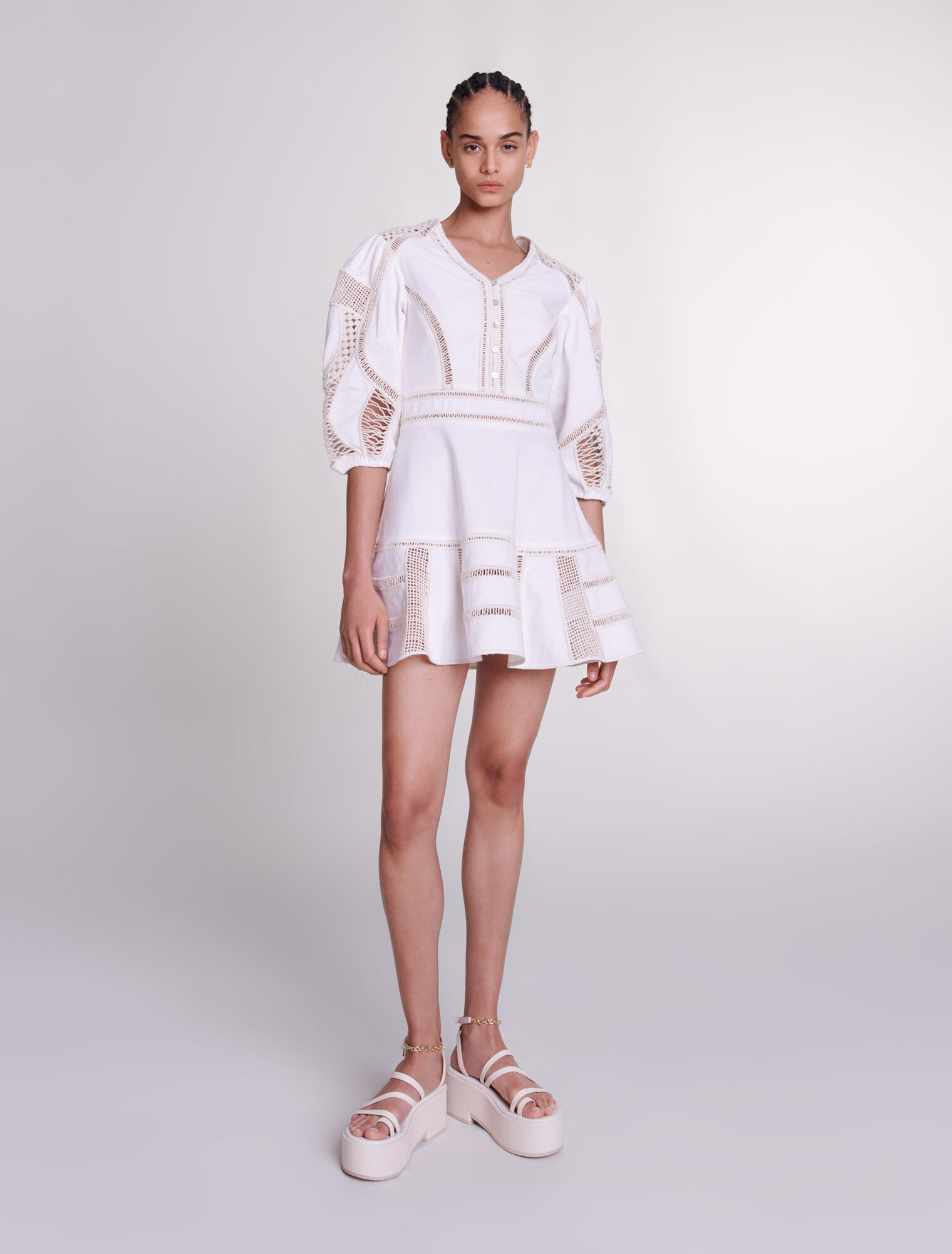 Kurzes voluminöses Kleid