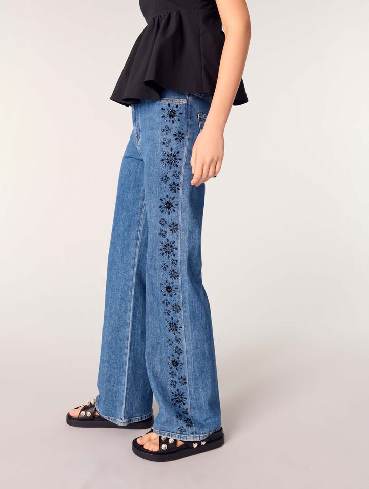 Jeans mit Strass-Stickerei