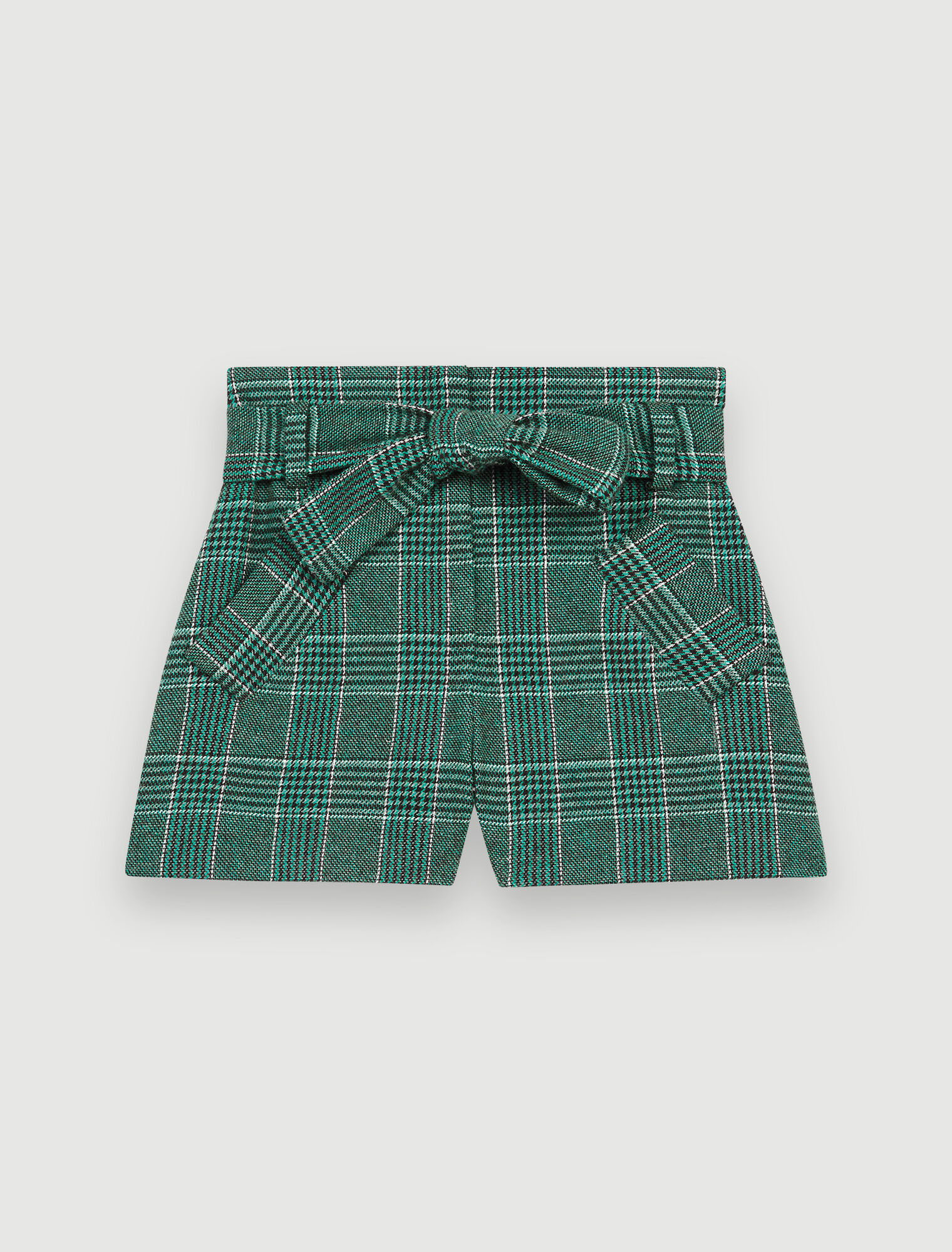 Karierte Shorts mit Gürtel