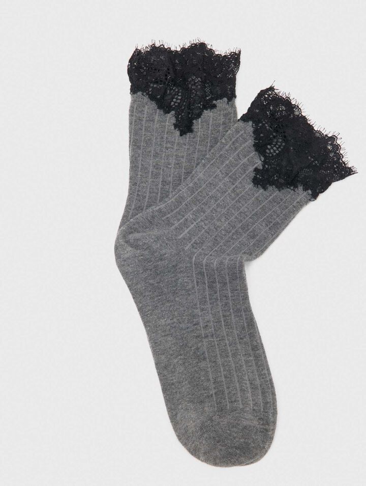 Socken aus Baumwolle und Spitze