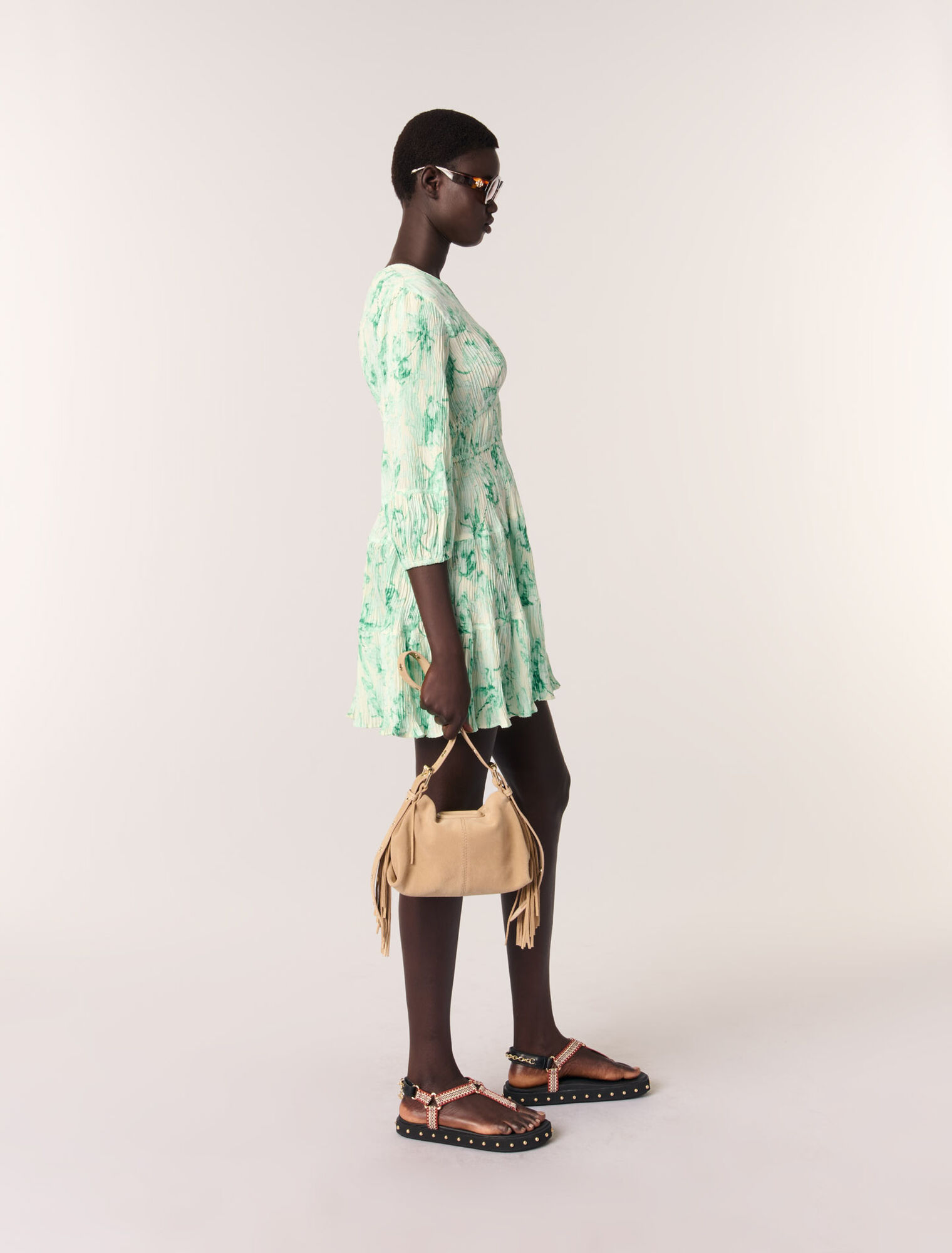 Kurzes plissiertes Kleid mit Print