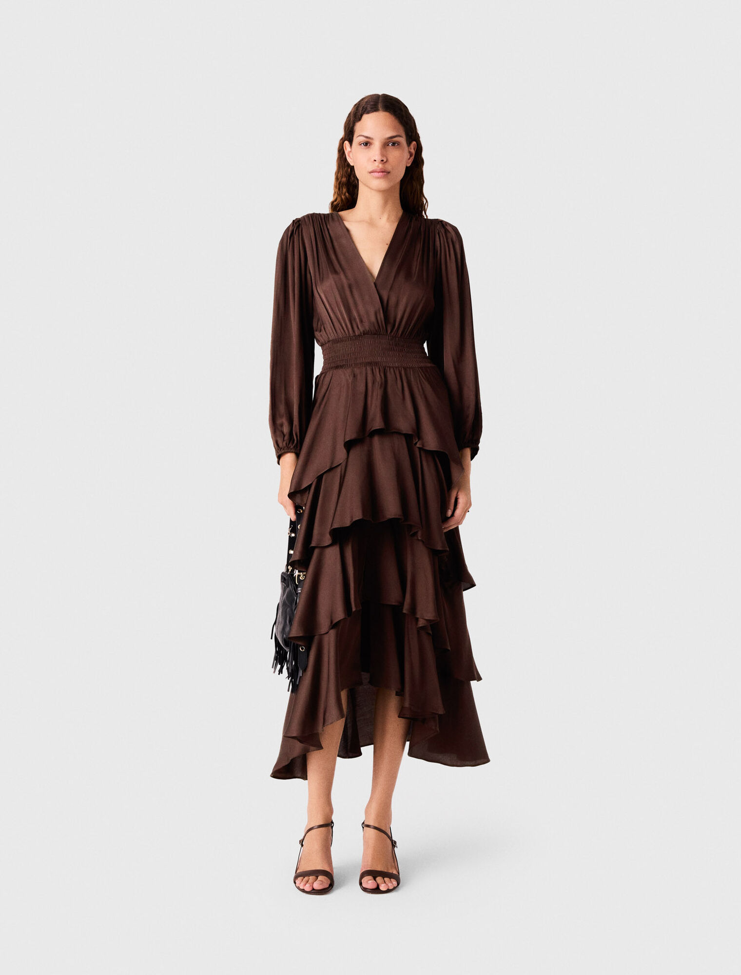 Langes flie&szlig;endes Kleid mit Volants