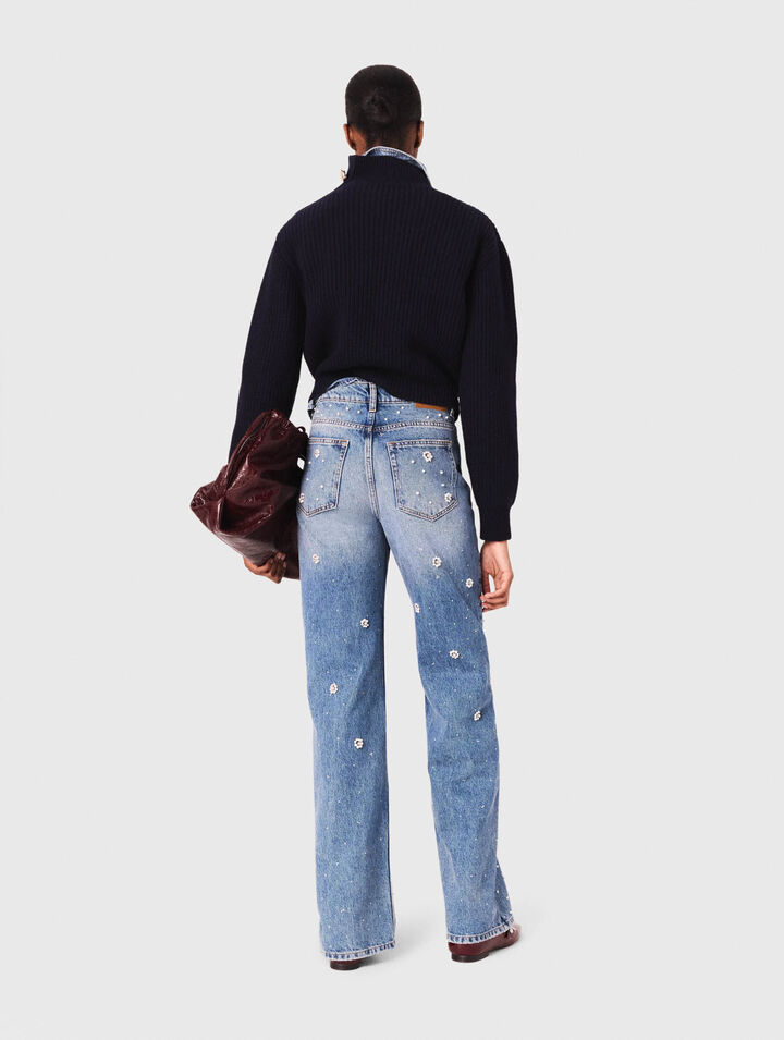 Weite Jeans mit Stickereien