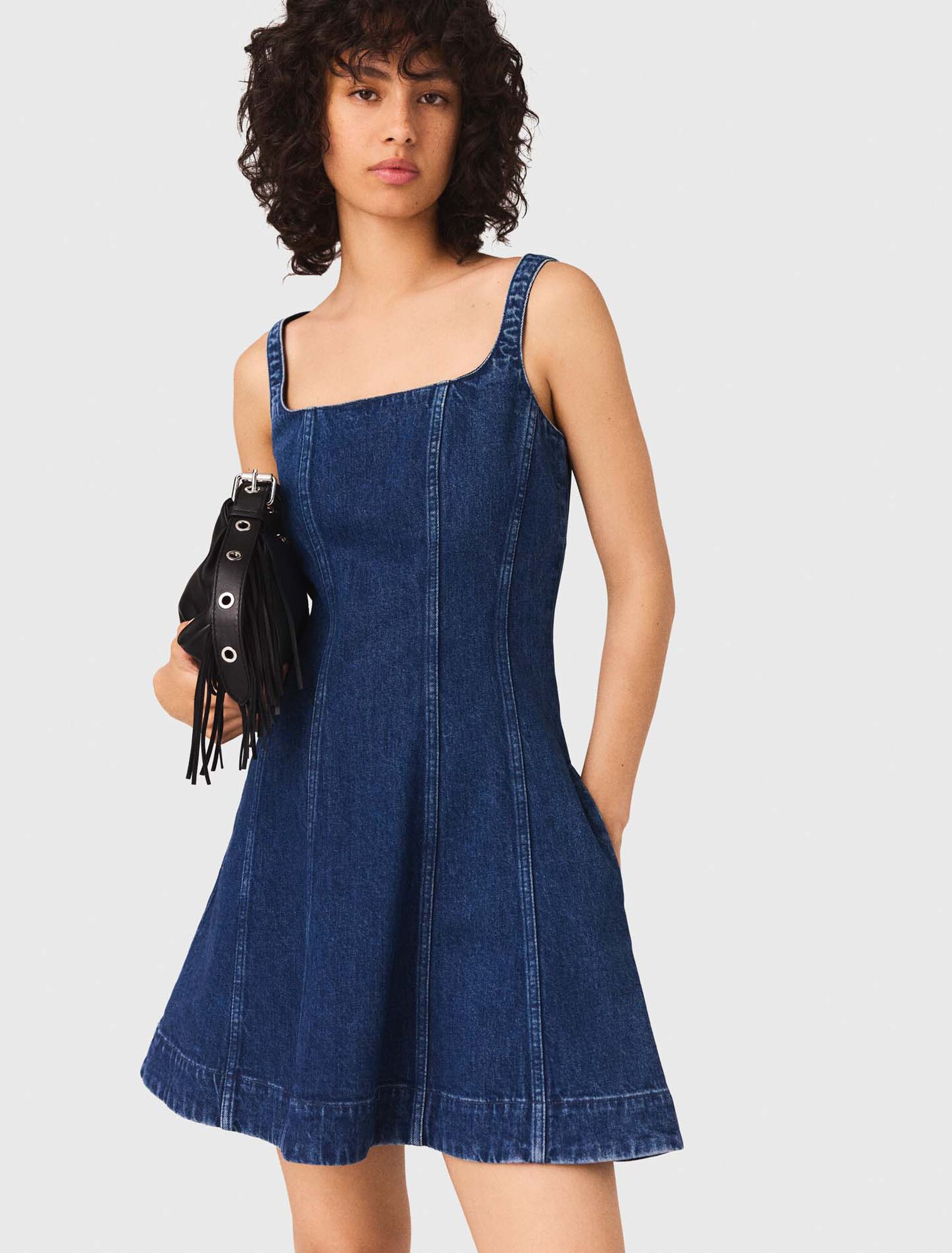 Kurzes Babydoll-Kleid aus Denim