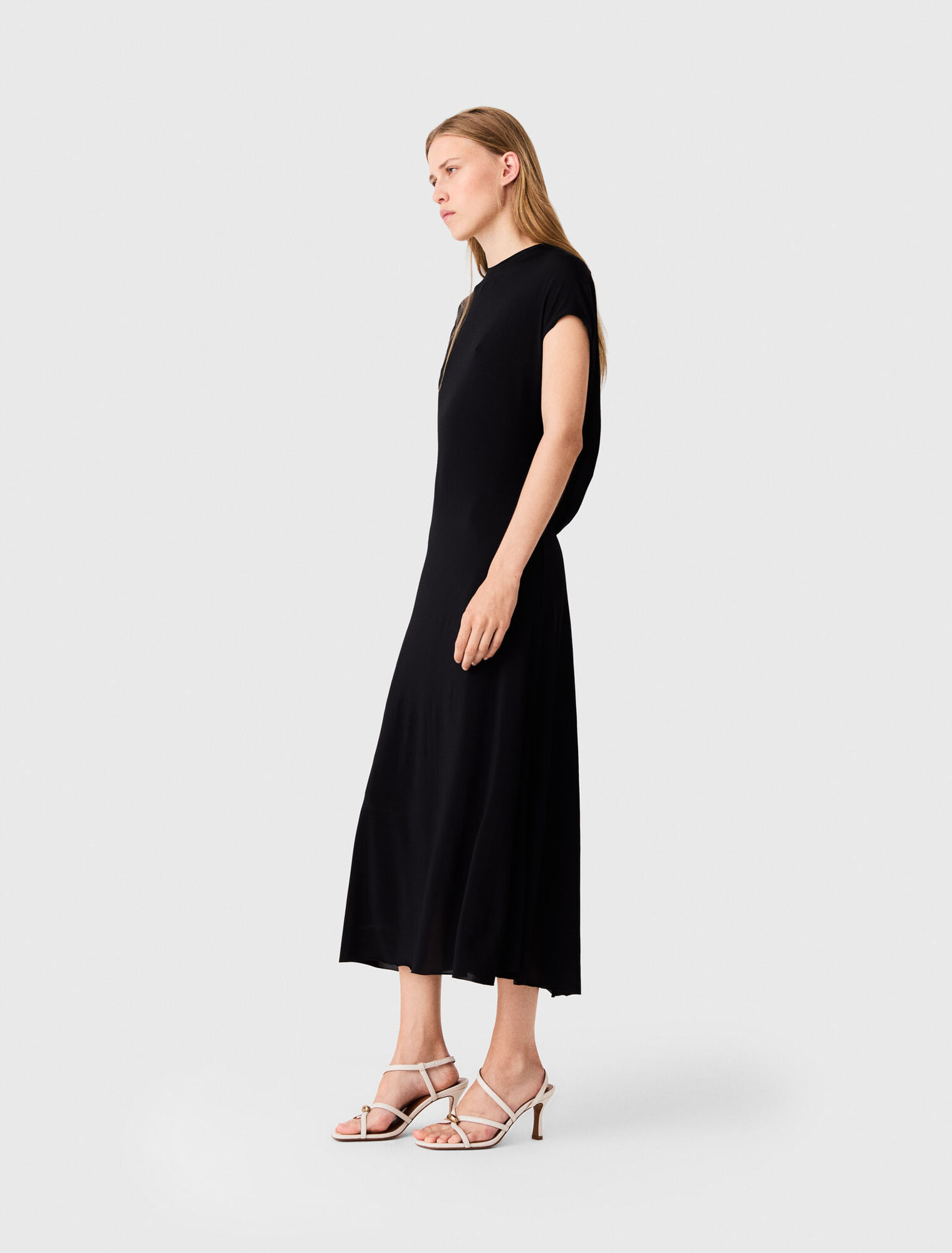Langes Kleid mit Wasserfallr&uuml;cken