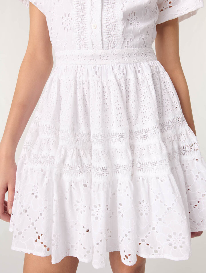 Babydoll-Kleid mit Stickerei