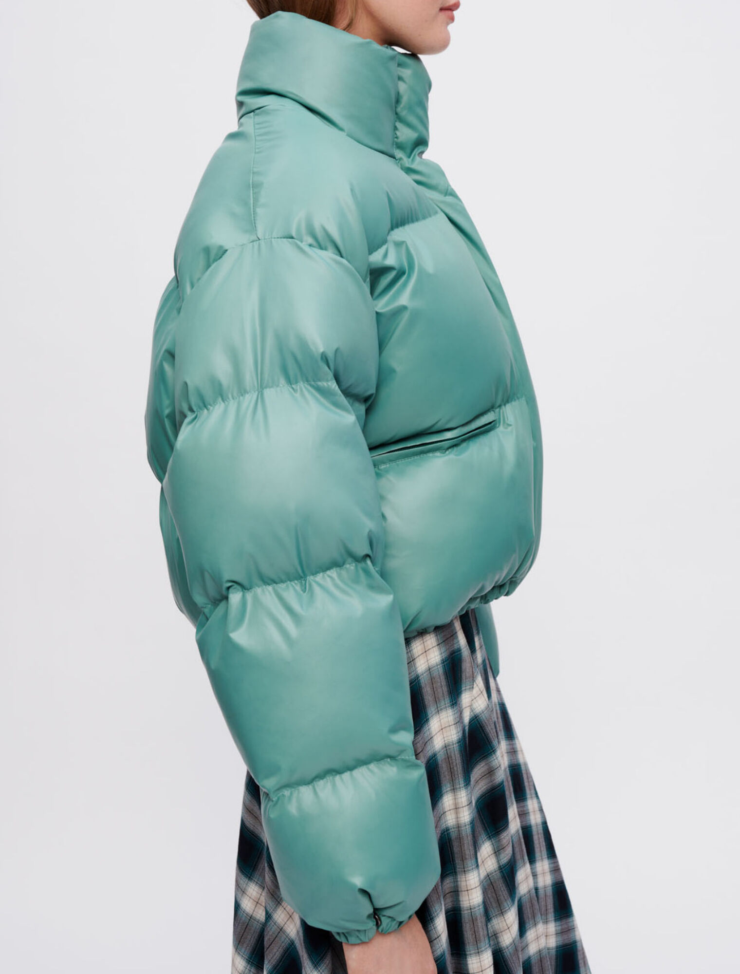 Grüne Daunenjacke mit Clover-Maje-Patch