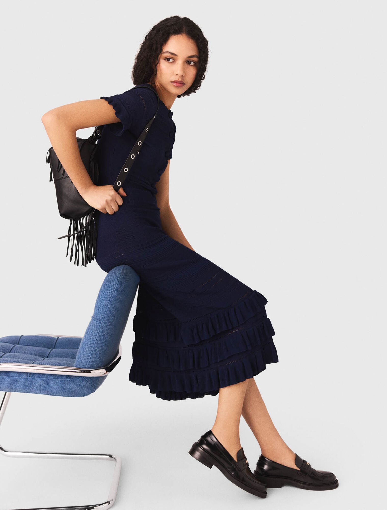 Langes Strickkleid mit Volants