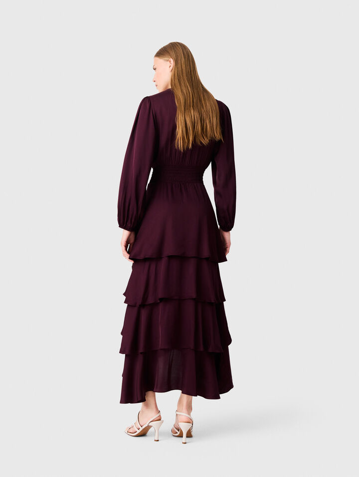 Langes Kleid mit Volants