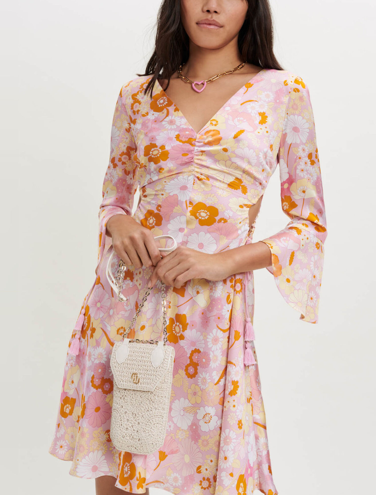 Kleid aus Satin mit Flower-Power-Druck