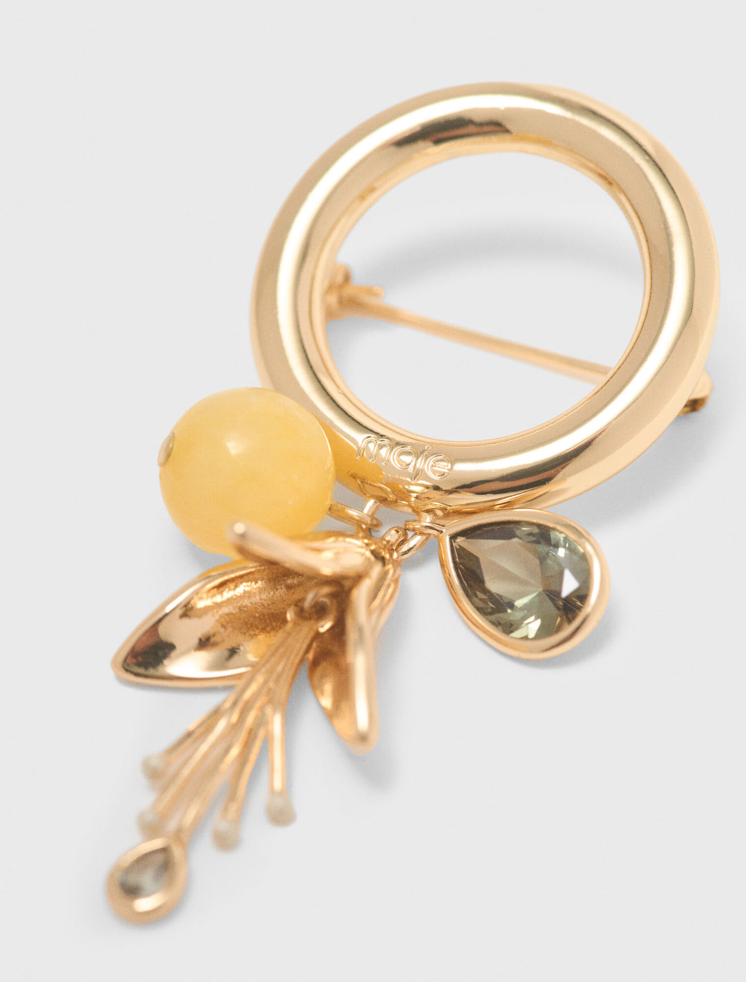 Ringbrosche mit Detail