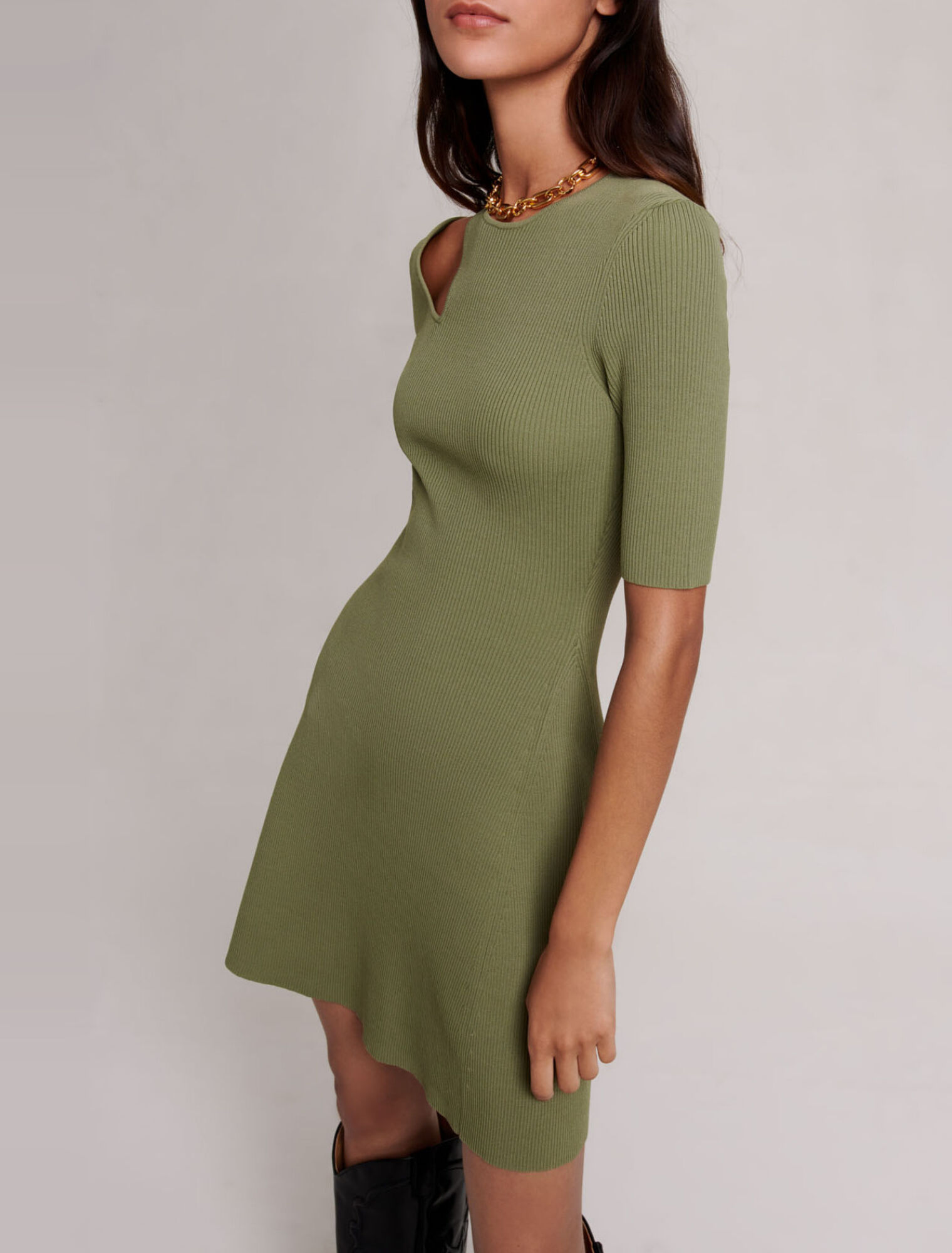 Strickkleid mit Cutout an den Schultern