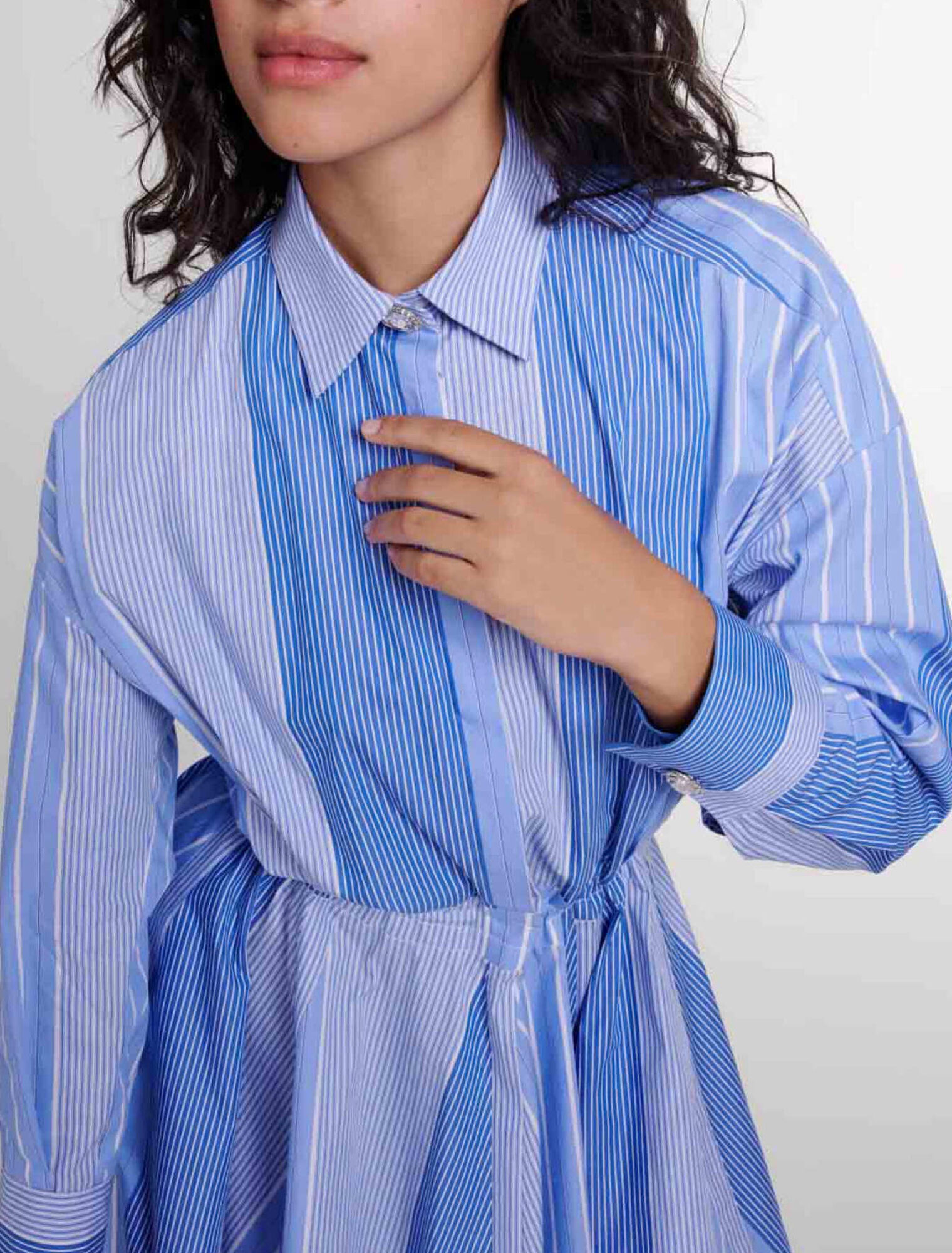 Langes gestreiftes Patchwork-Kleid 