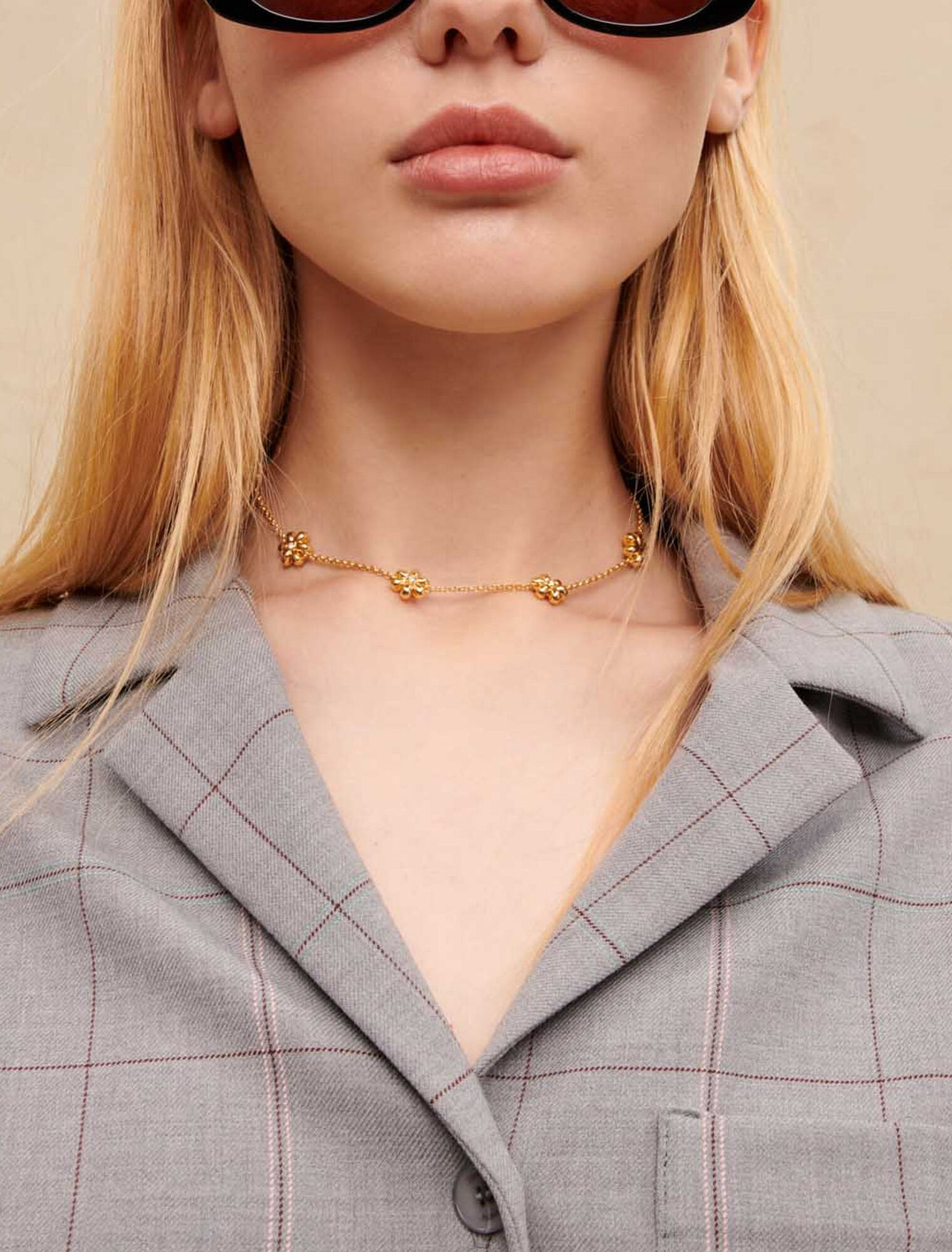 Kurzer Overall mit Karomuster