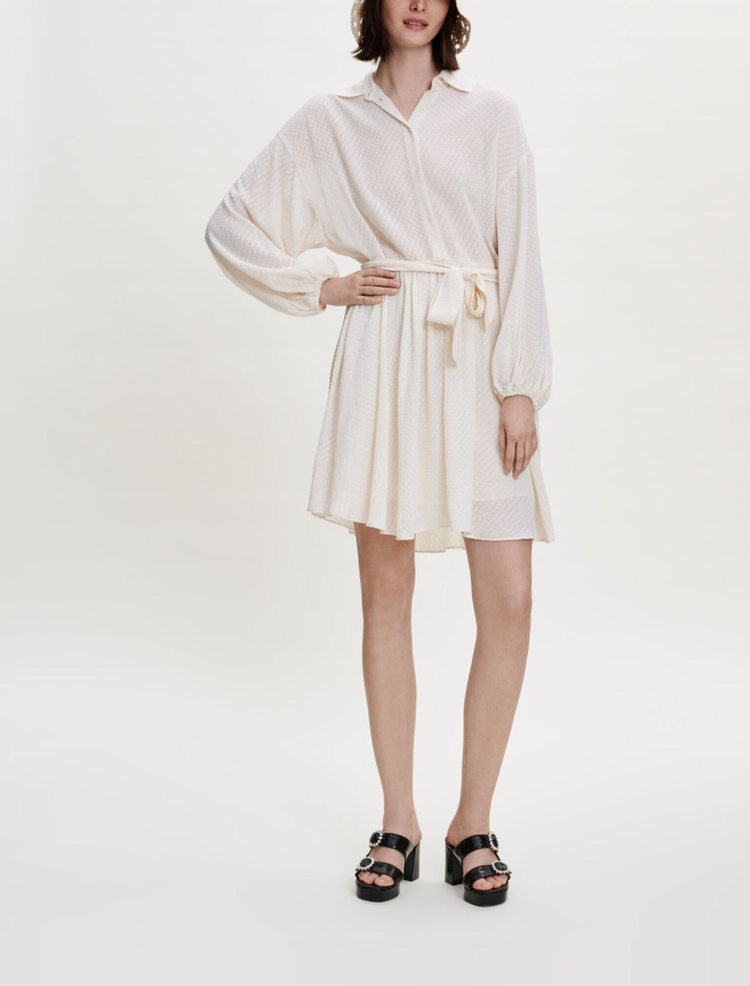 Lockeres, fließendes Hemdblusenkleid