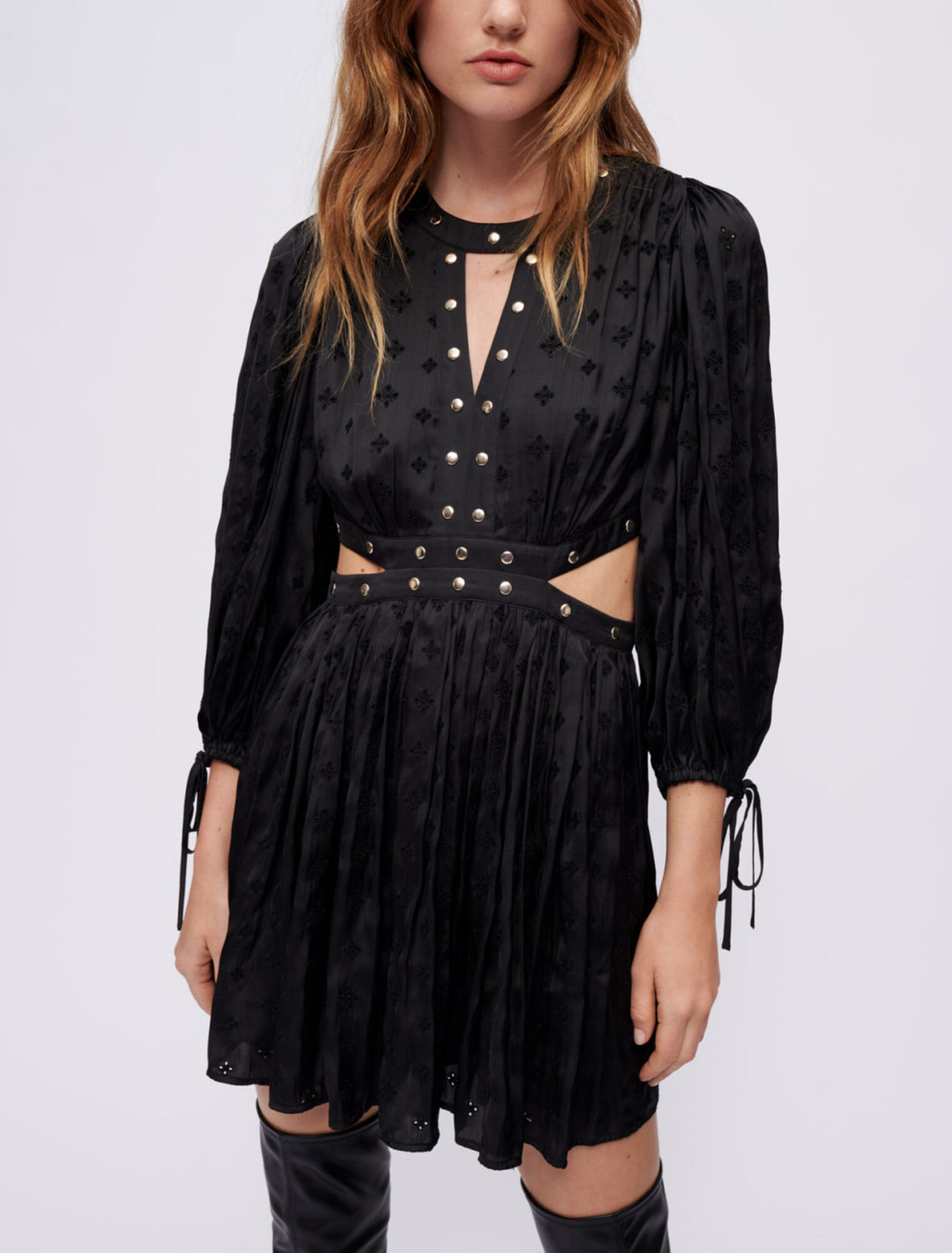 Kleid aus besticktem Satin mit Studs