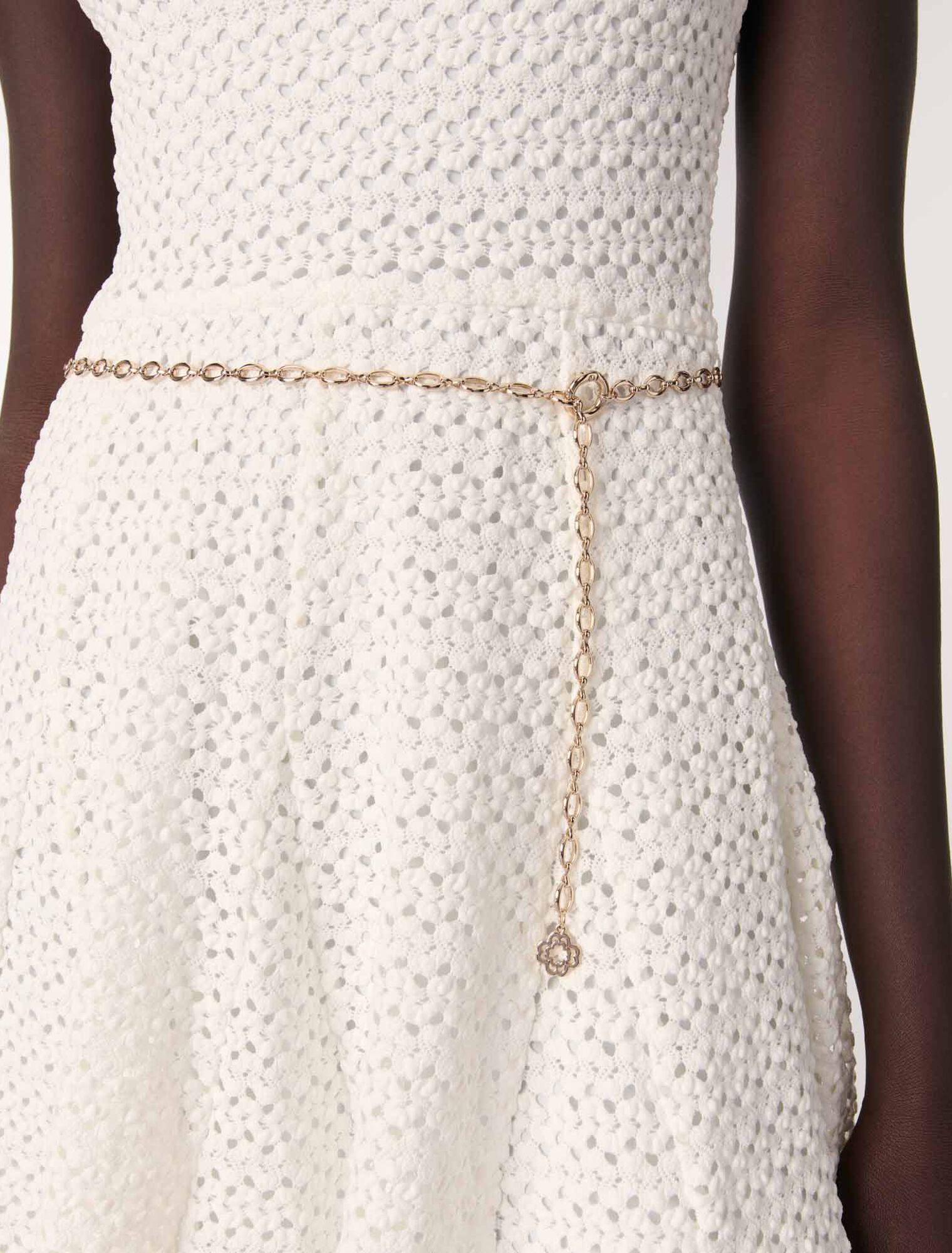 Kurzes gehäkeltes Kleid