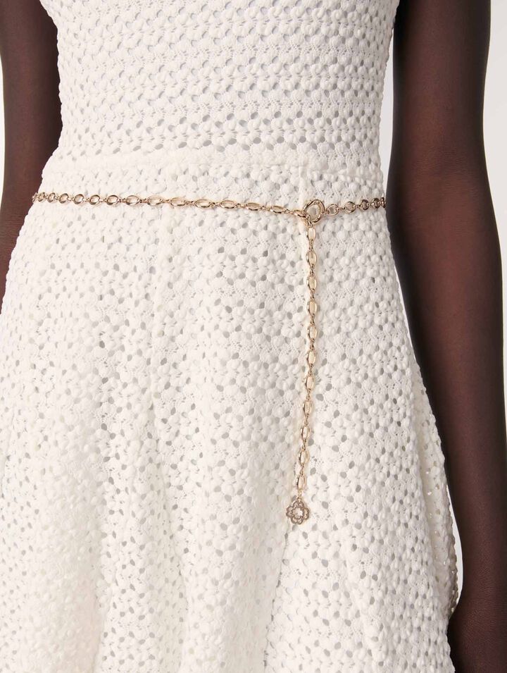 Kurzes gehäkeltes Kleid