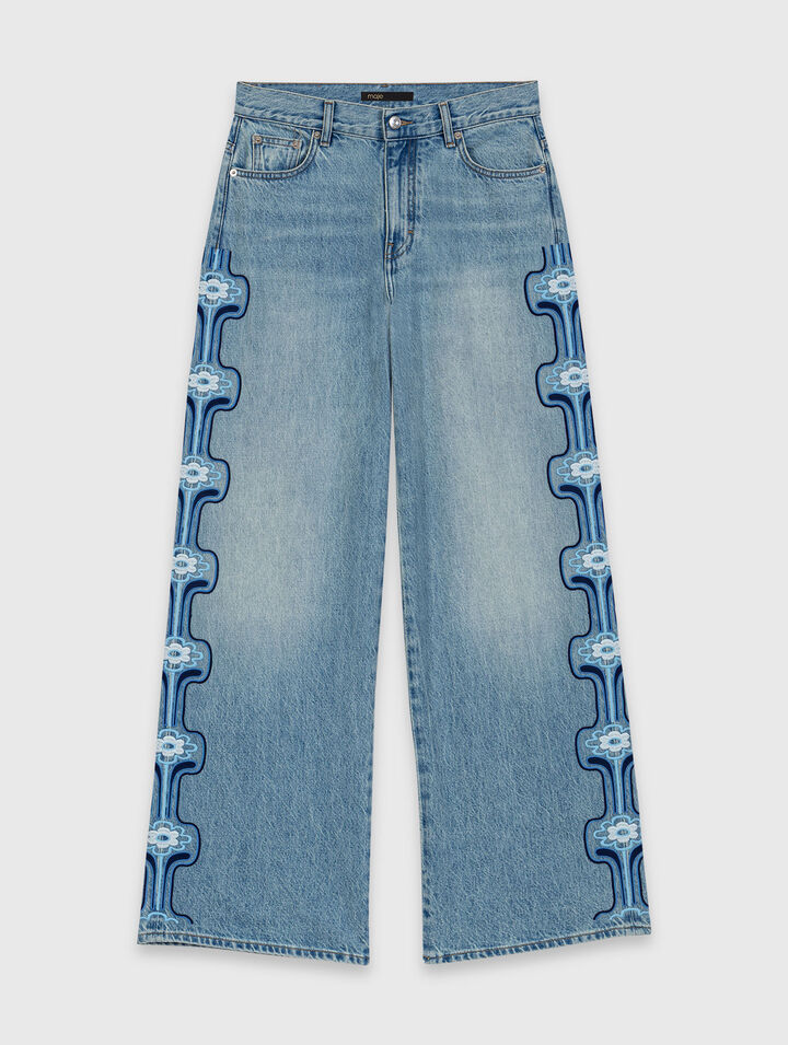 Weite Jeans mit Blumenstickerei