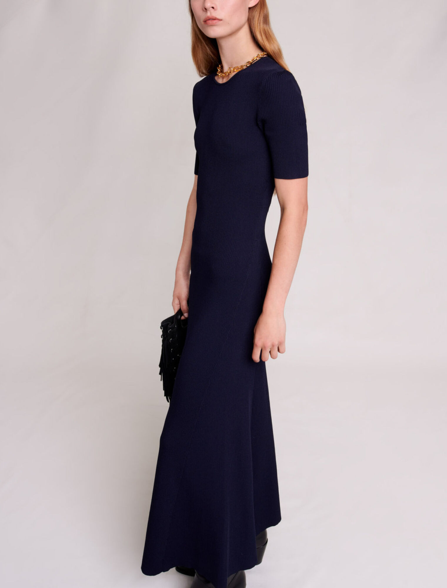 Langes Strickkleid mit Lochmuster