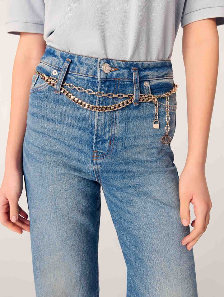 Jeans mit Kettengürtel
