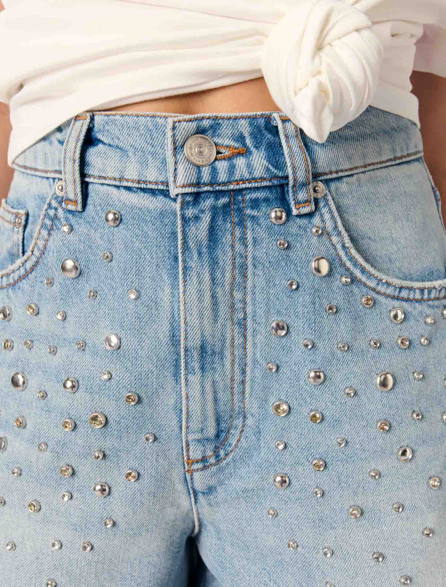 Denim-Shorts mit Nieten