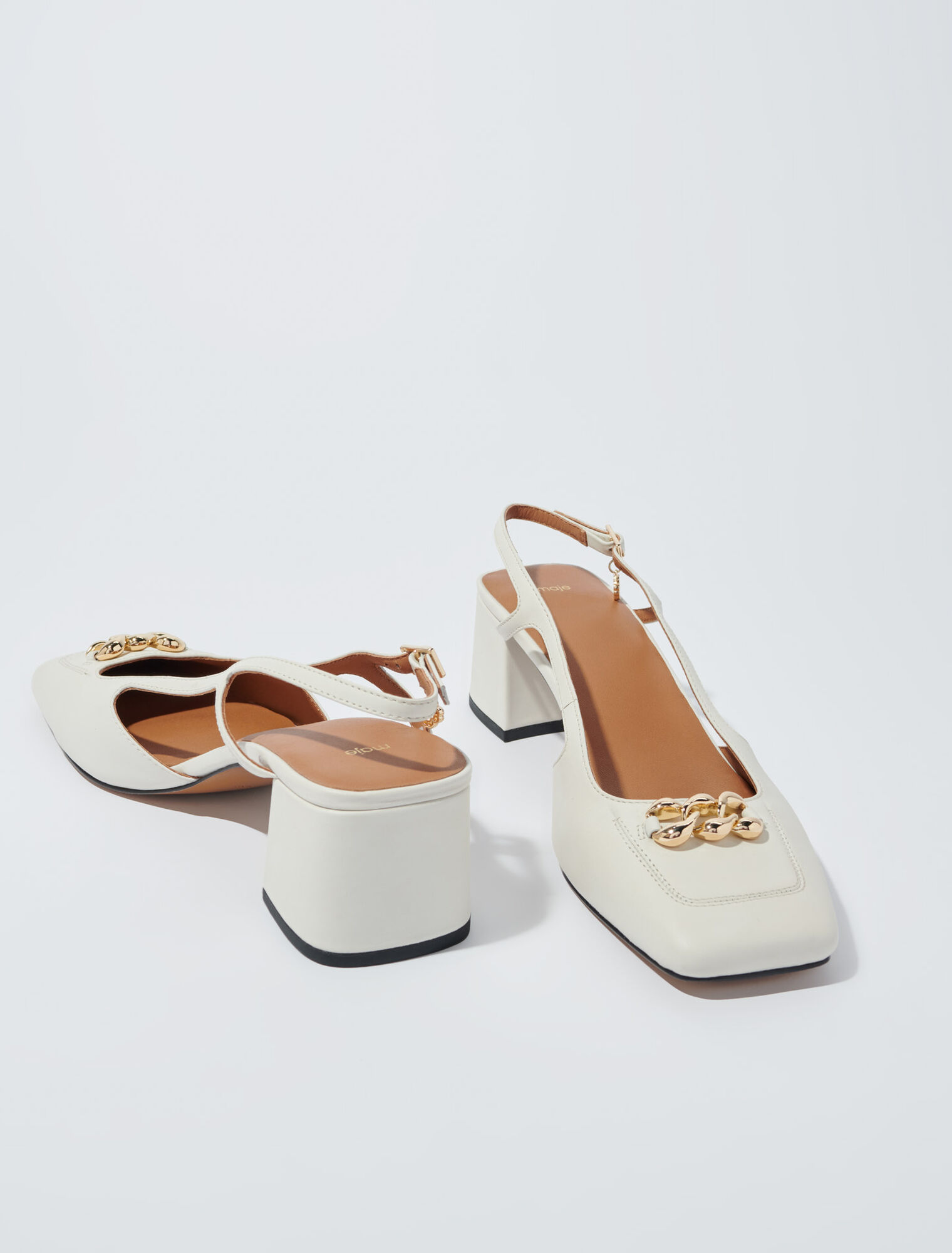 Pumps mit eckiger Spitze aus Leder
