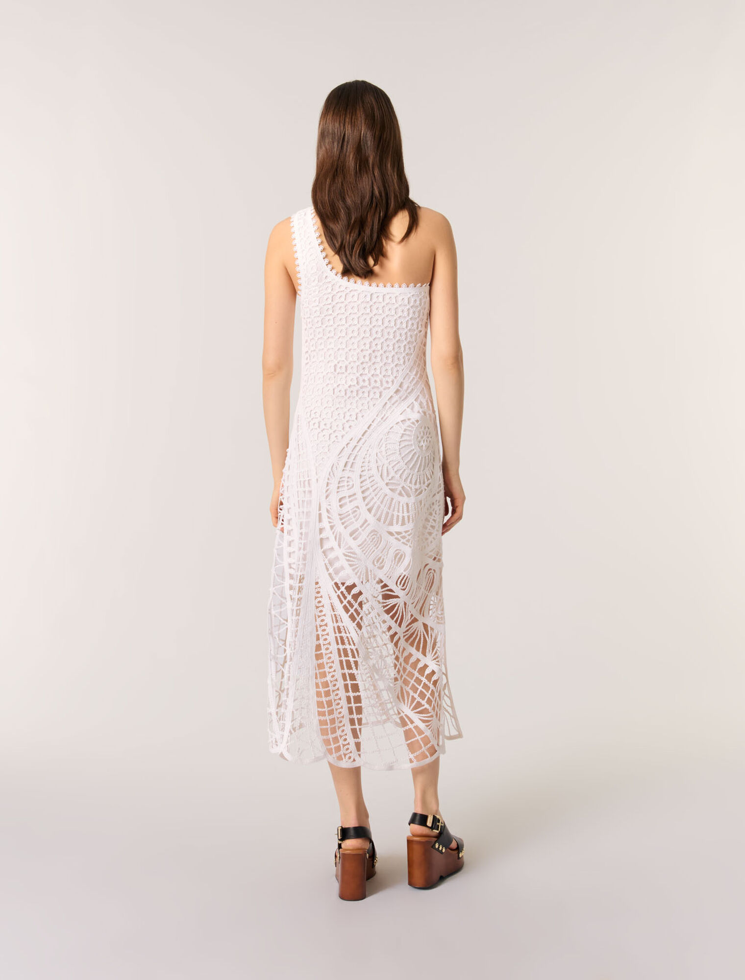 Asymmetrisches langes Häkelkleid